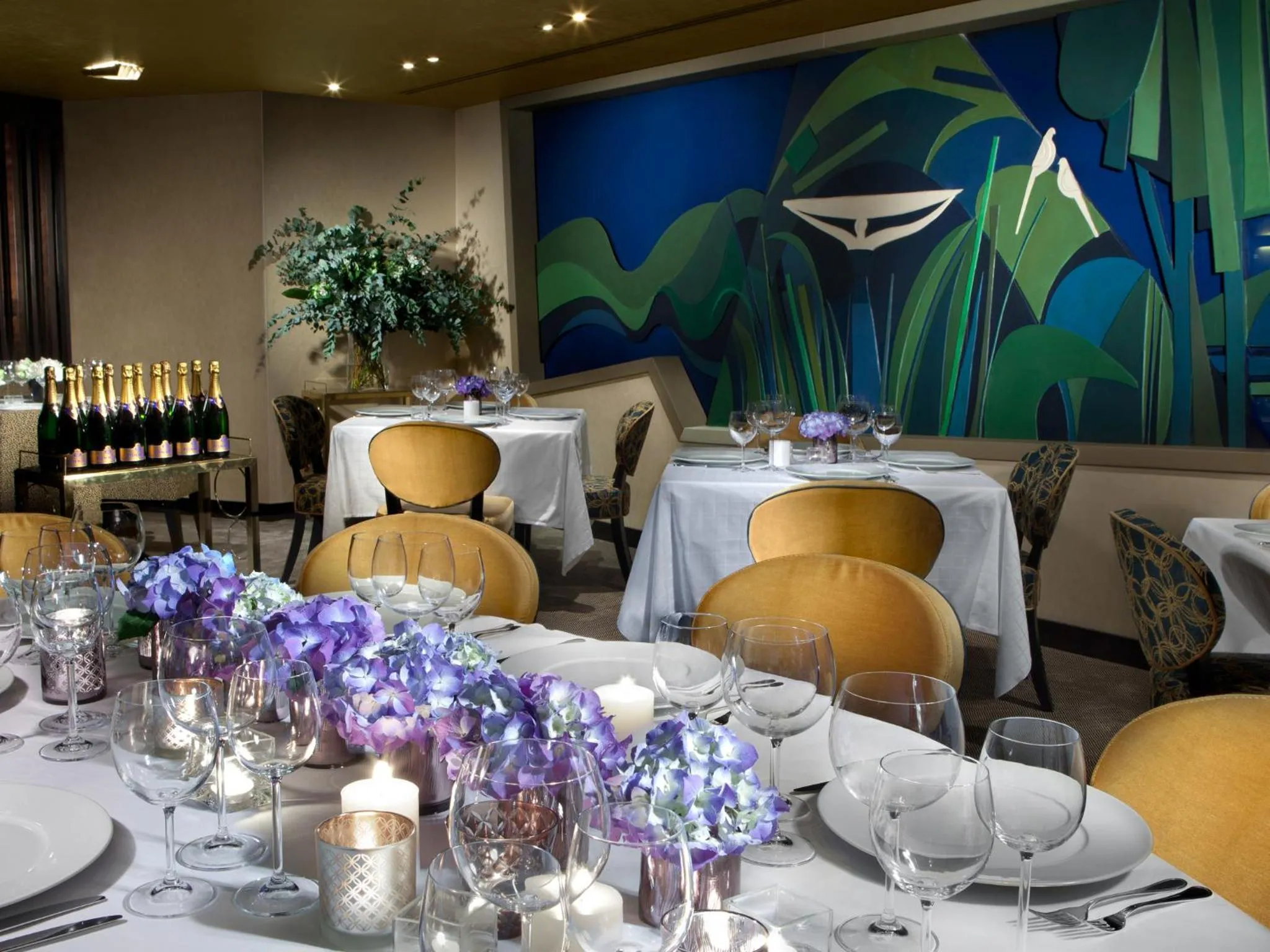 Restaurant/places to eat in Dan Tel Aviv Hotel