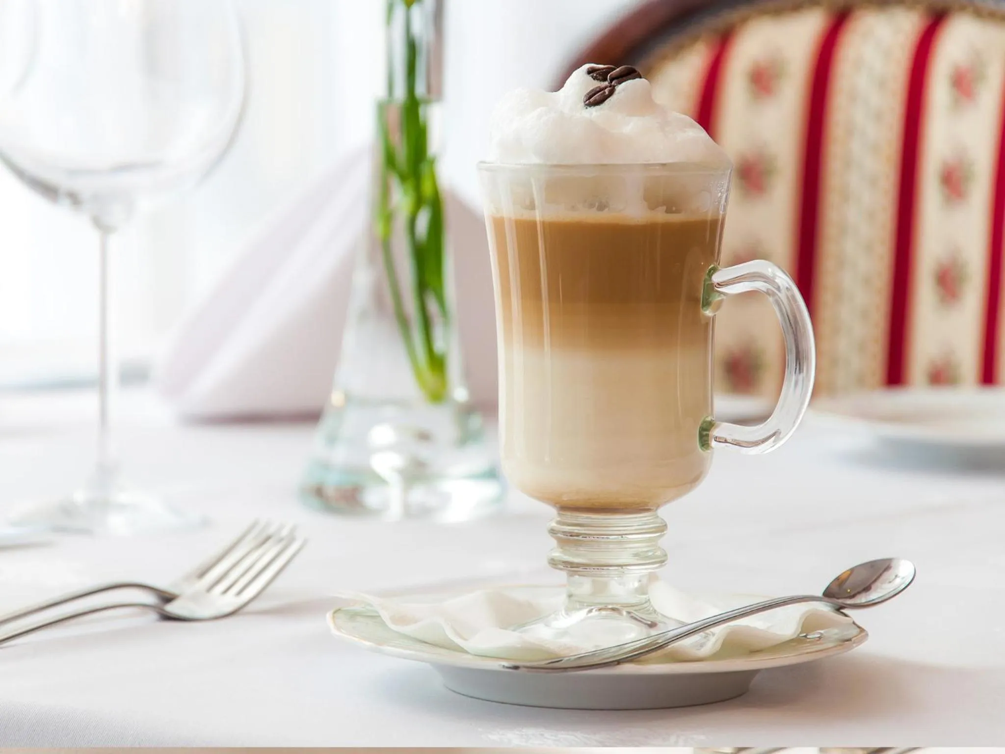 Restaurant/places to eat in Hotel Lord - Warsaw Airport