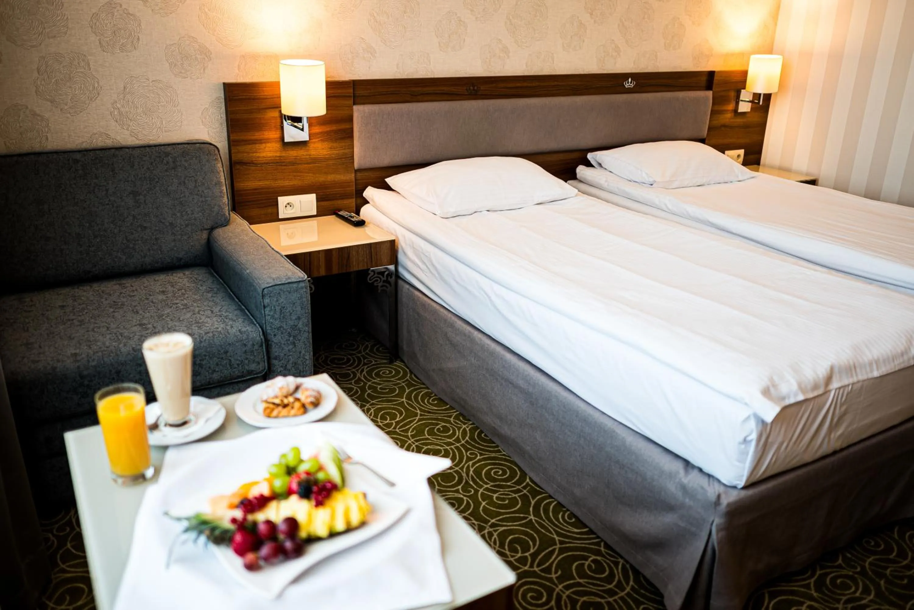 Bed in Hotel Lord - Warsaw Airport