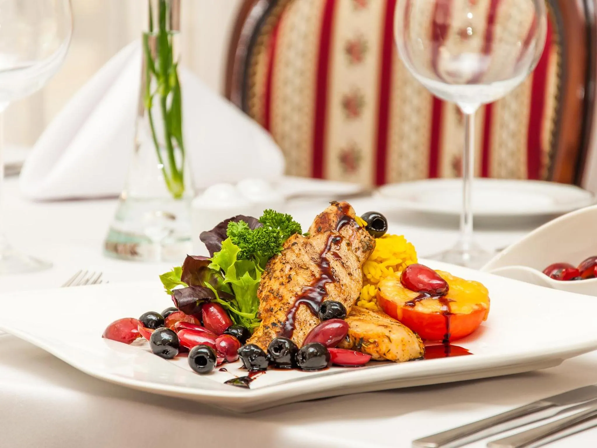 Restaurant/places to eat in Hotel Lord - Warsaw Airport