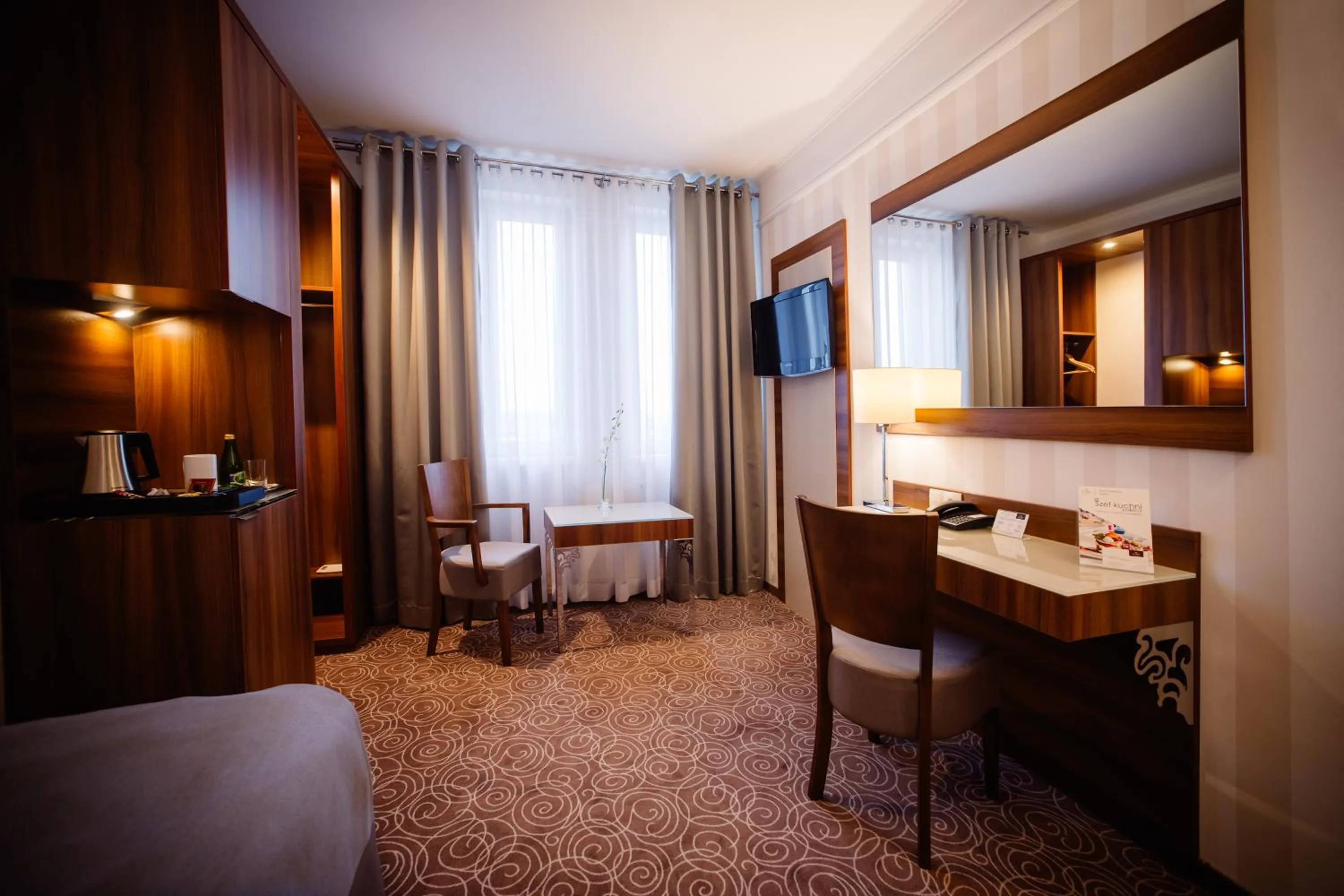 Photo of the whole room, Bed in Hotel Lord - Warsaw Airport