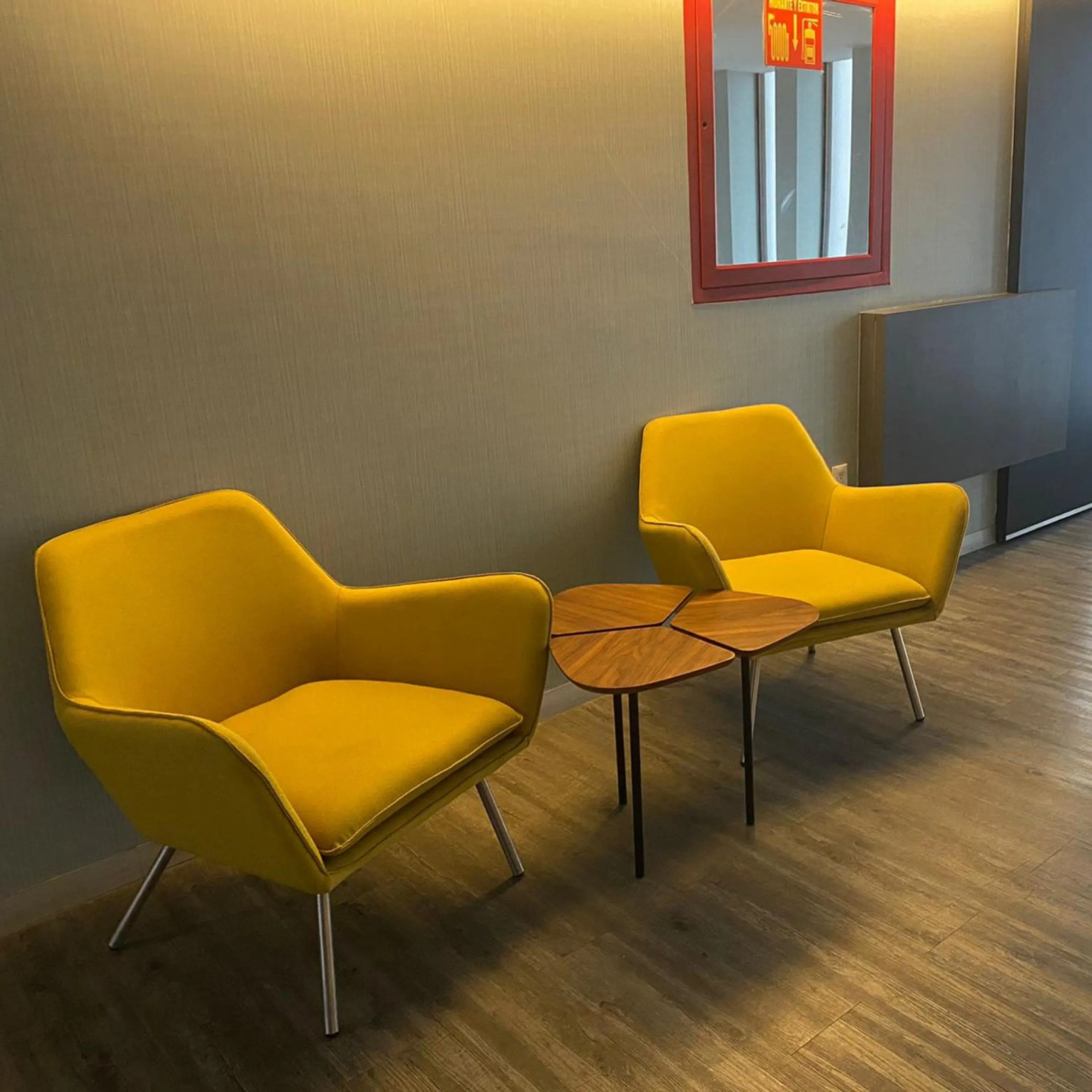 Living room in Hotel Atenas Plaza