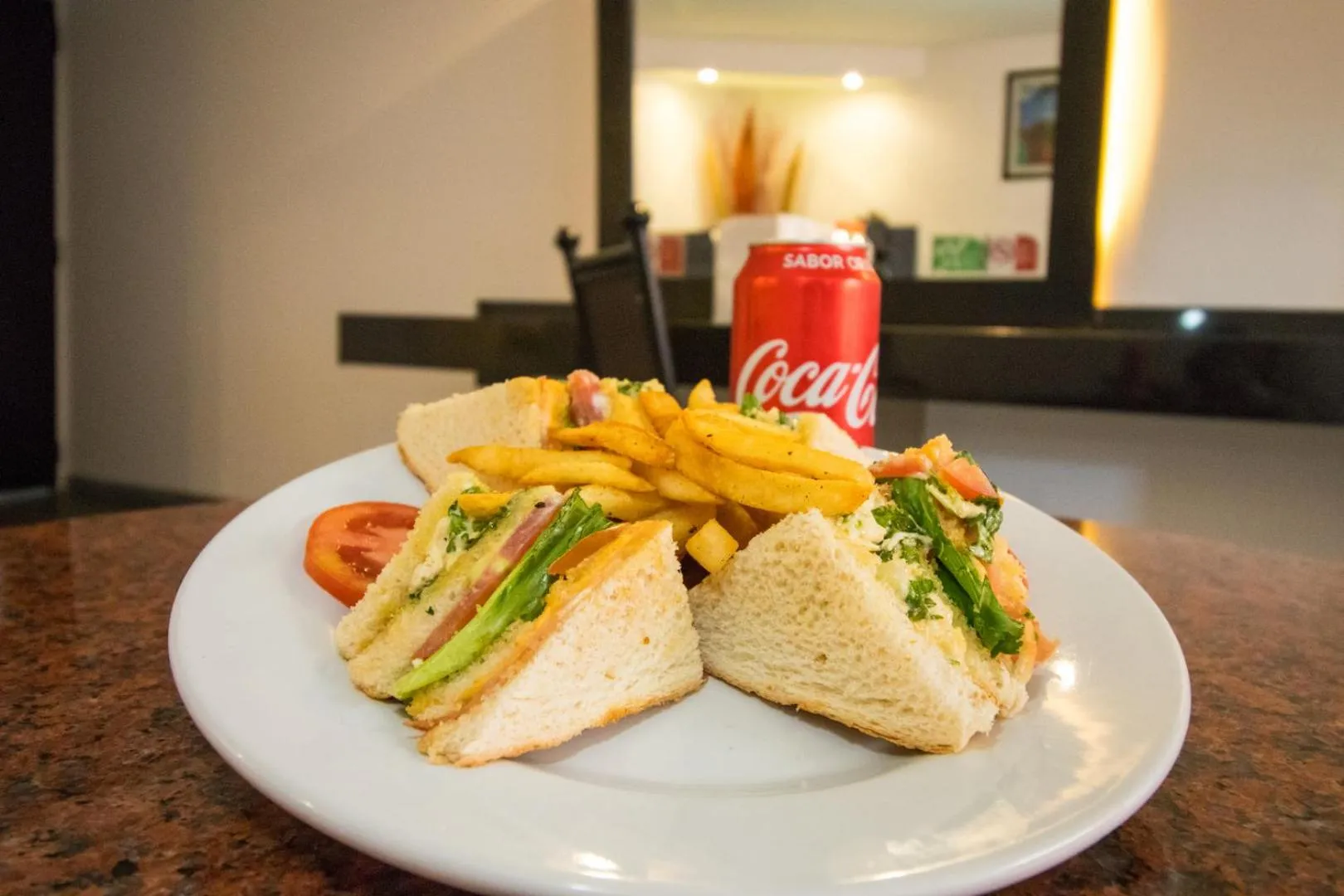 Food and drinks in Hotel Atenas Plaza