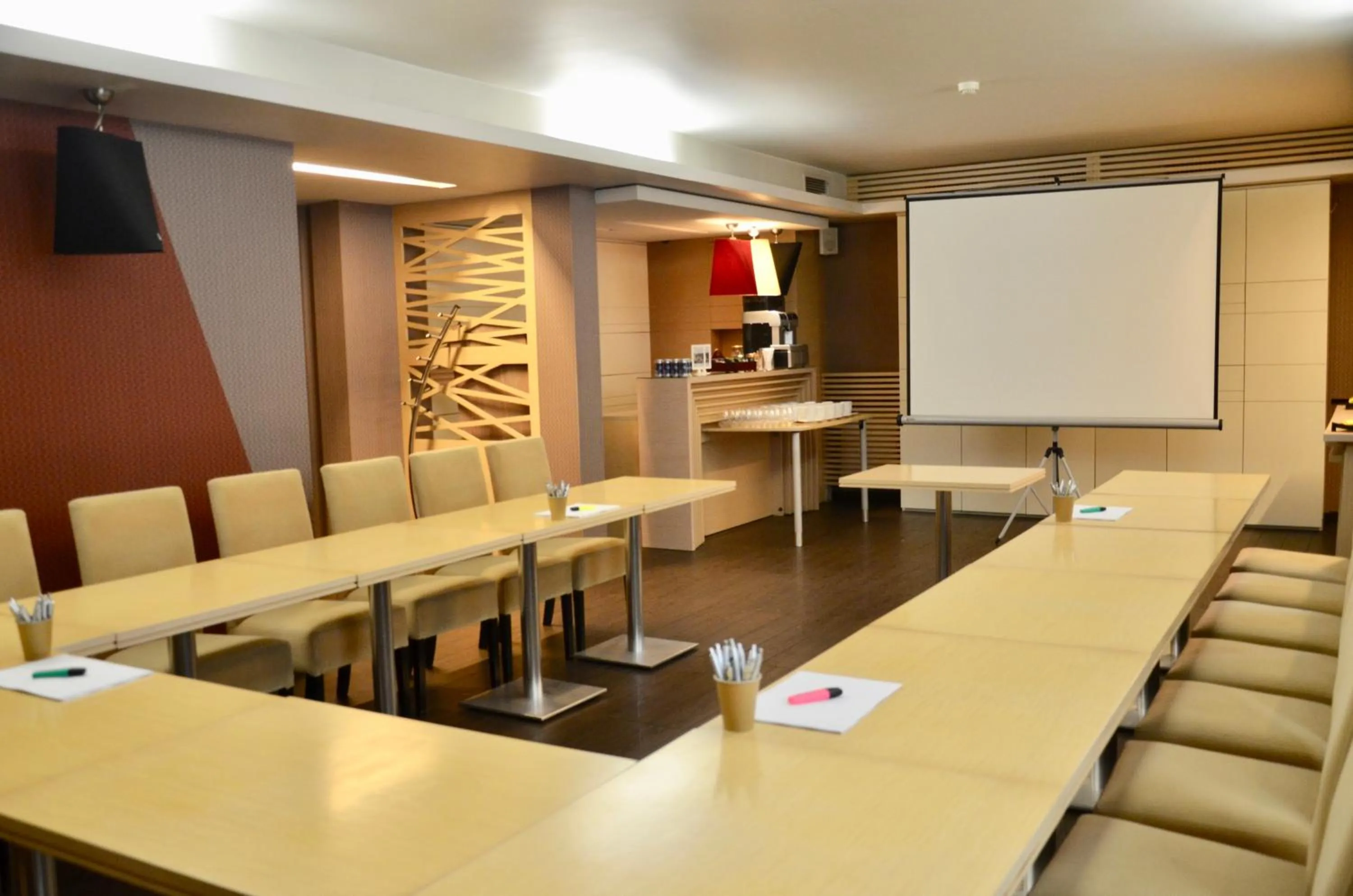 Business facilities in Hotel Impresja
