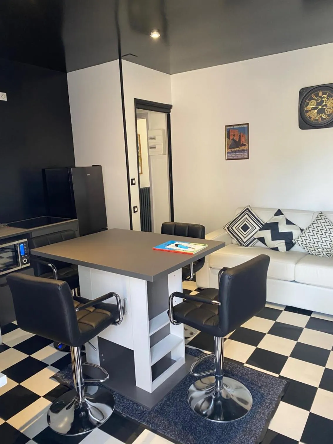 kitchen in Avenue de la Gare