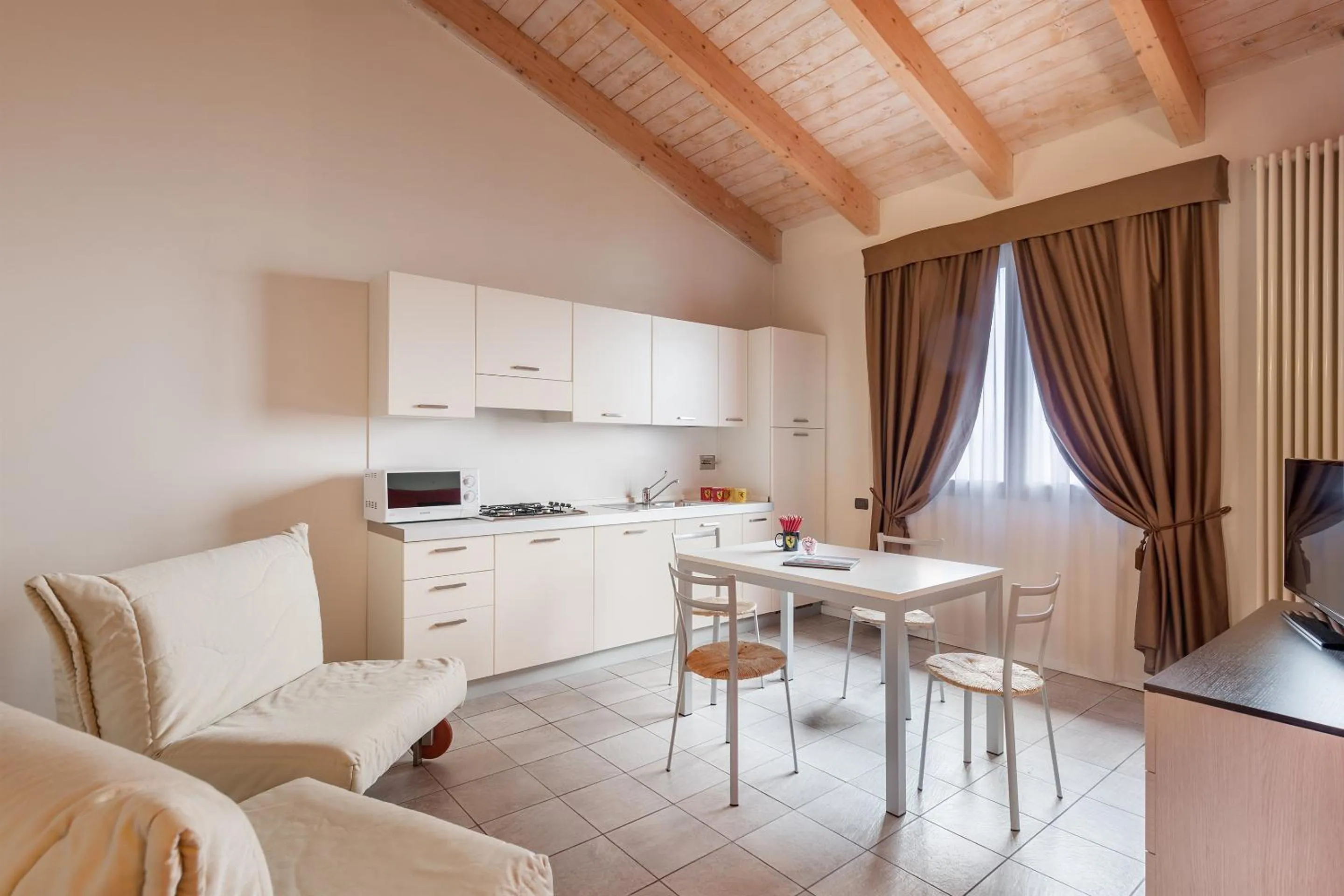 Kitchen or kitchenette in Hotel Maranello Village