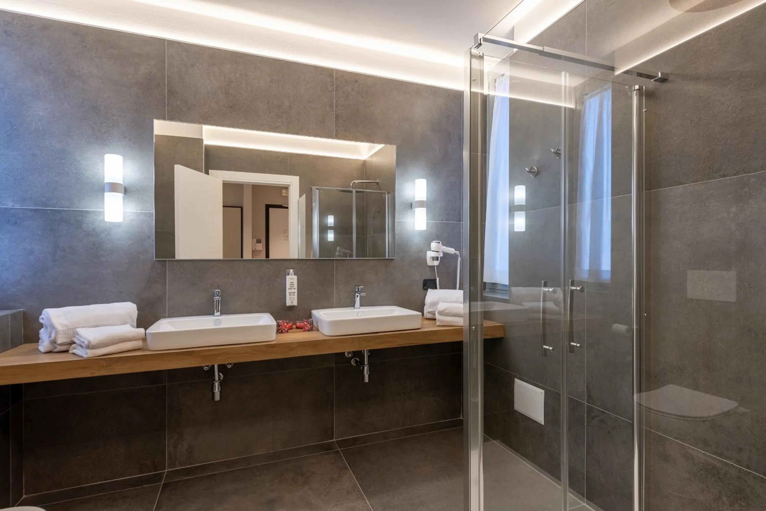 Bathroom in Hotel Maranello Village