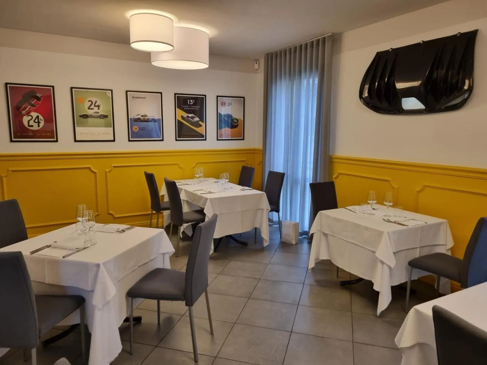 Restaurant/places to eat in Hotel Maranello Village