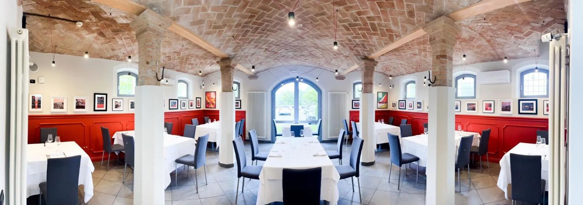 Restaurant/places to eat in Hotel Maranello Village