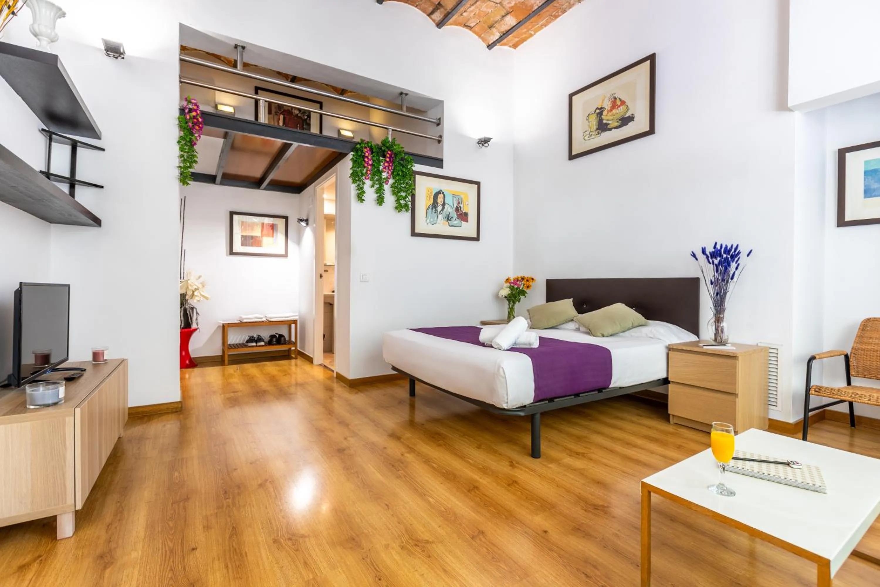 Living room, Bed in Mayerling Schumann Barcelona