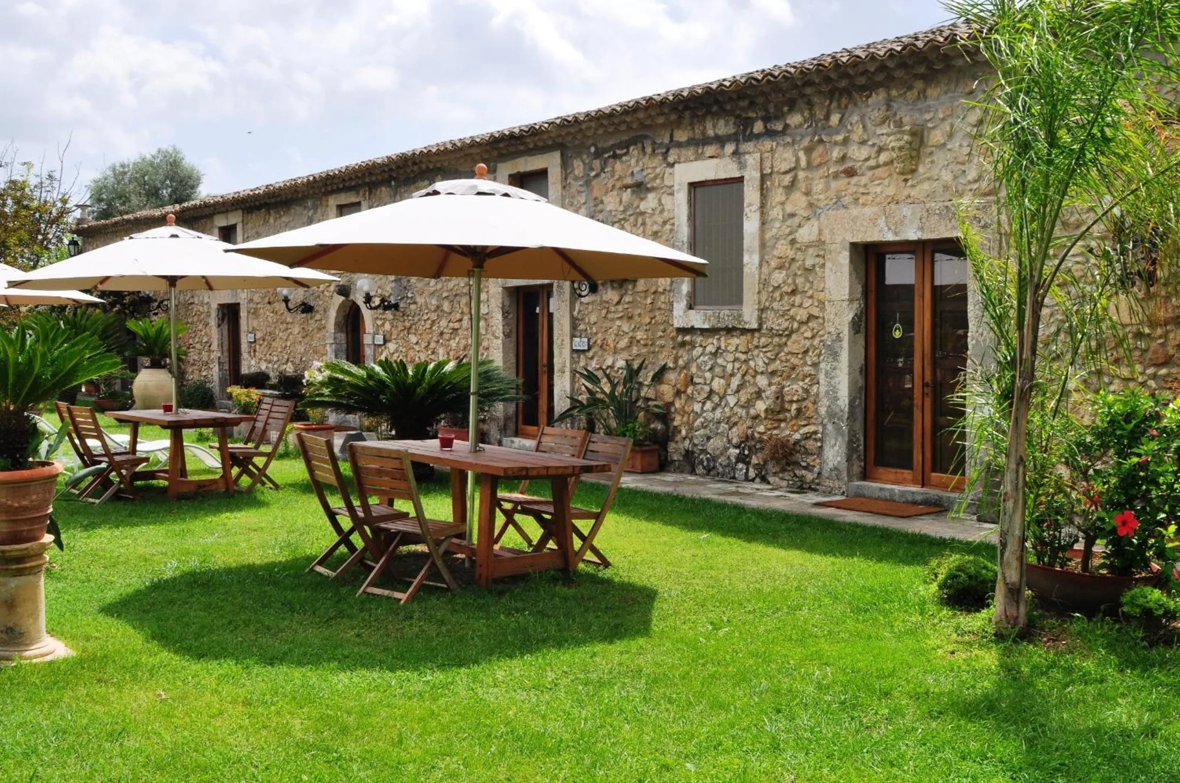 Facade/entrance in Villa Dei Papiri Fonte Ciane