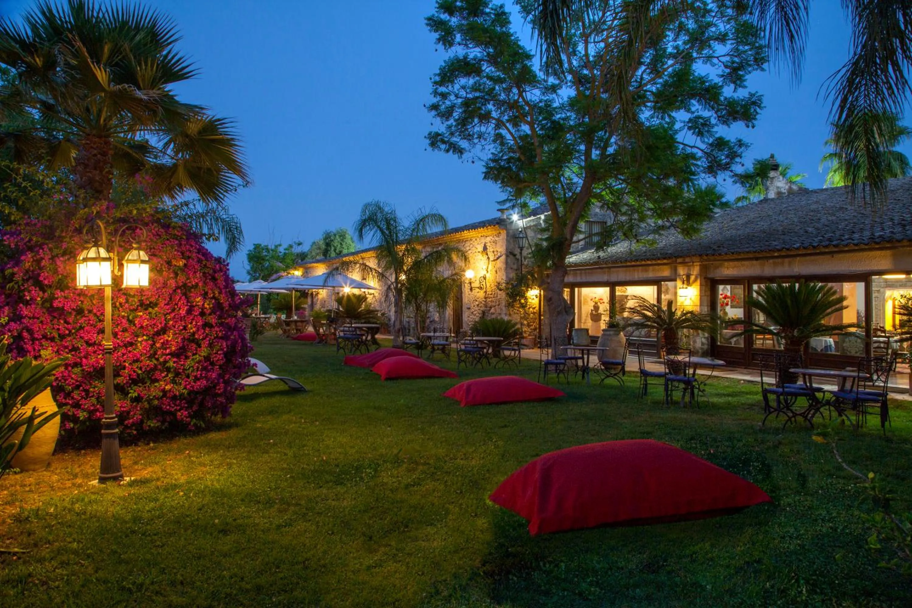 Garden in Villa Dei Papiri Fonte Ciane