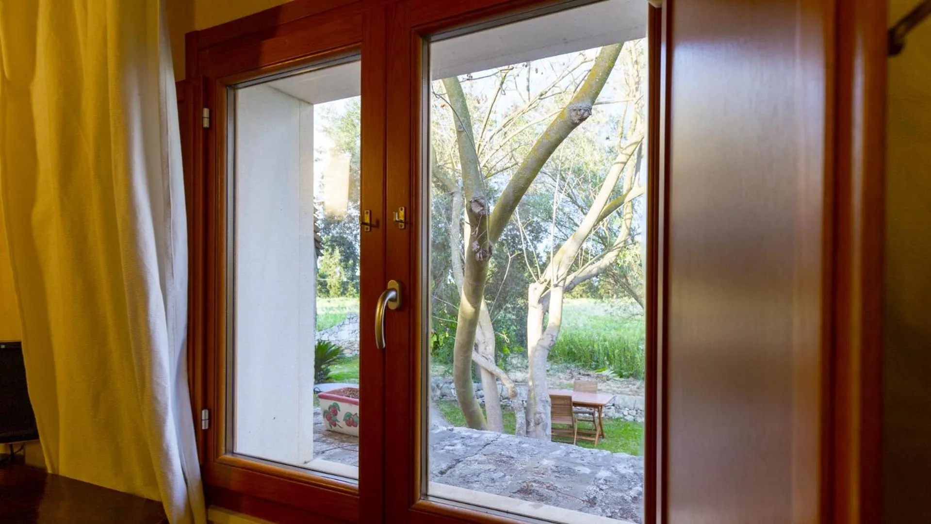Garden view in Villa Dei Papiri Fonte Ciane
