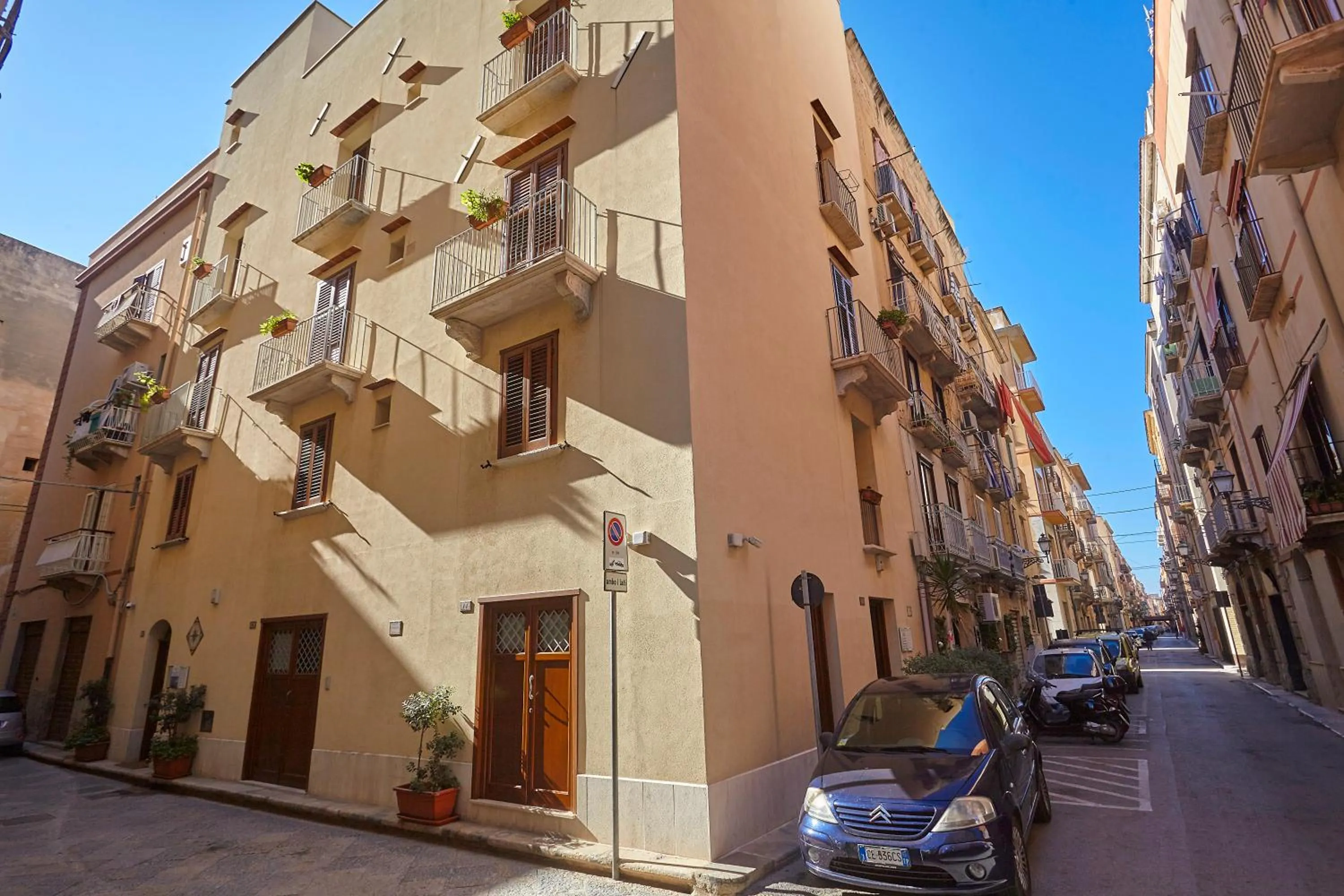 Property building in Appartamenti Rosa Dei Venti