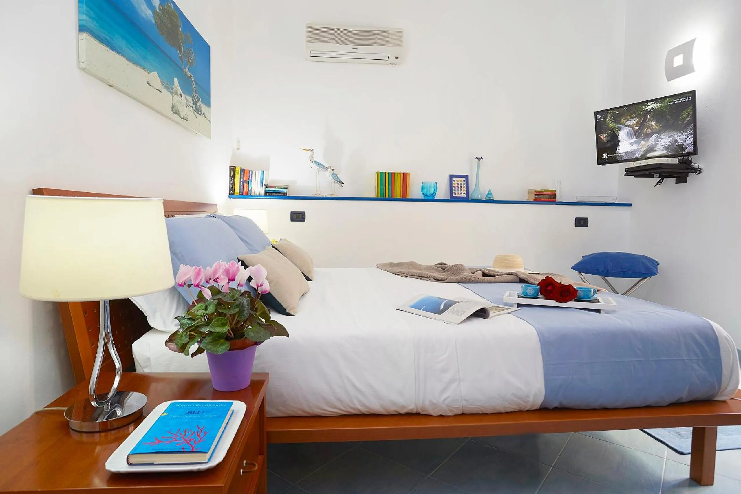 Bedroom, Bed in Appartamenti Rosa Dei Venti