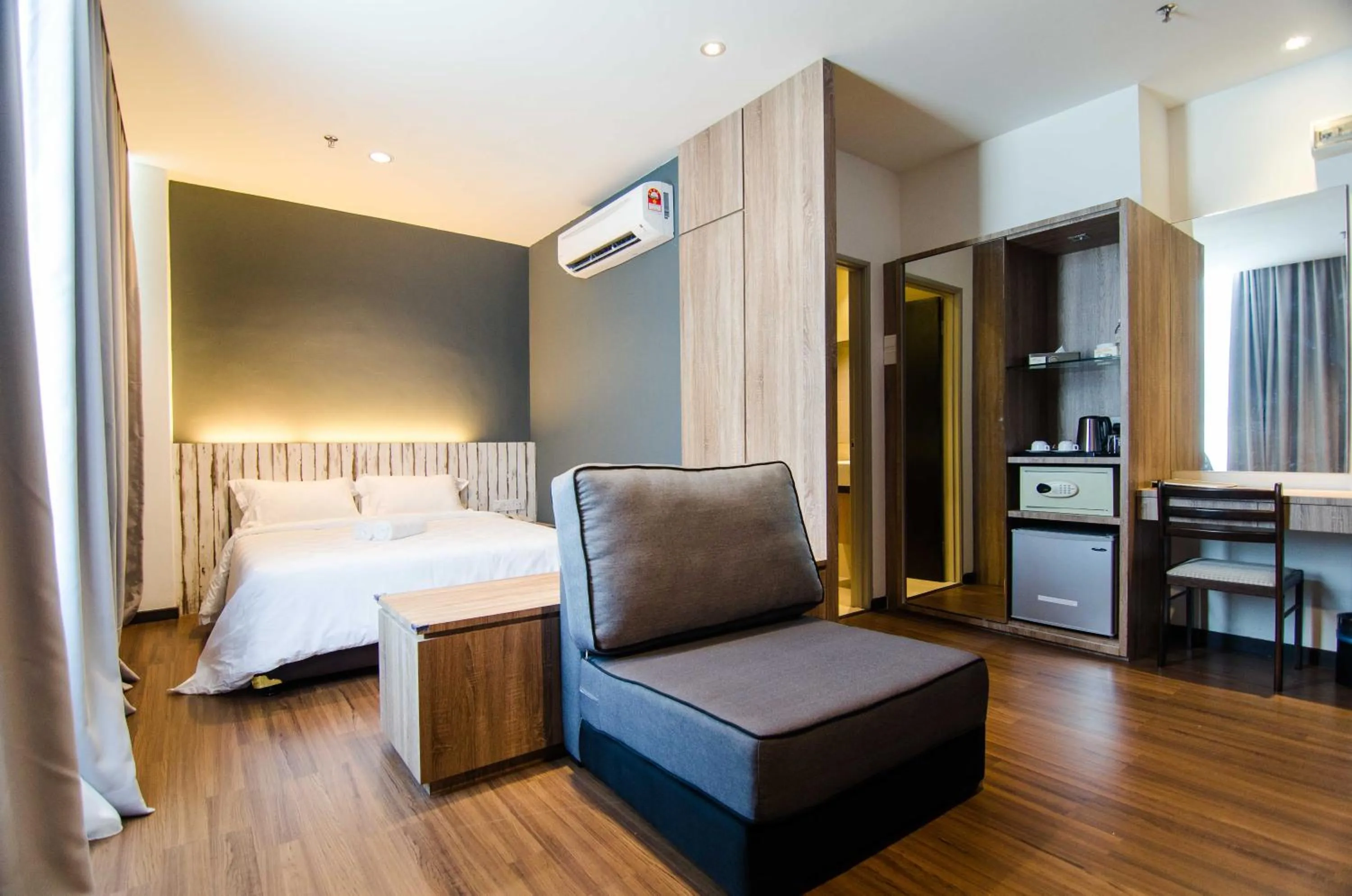 Photo of the whole room, Bed in Mornington Hotel Soon Choon Ipoh