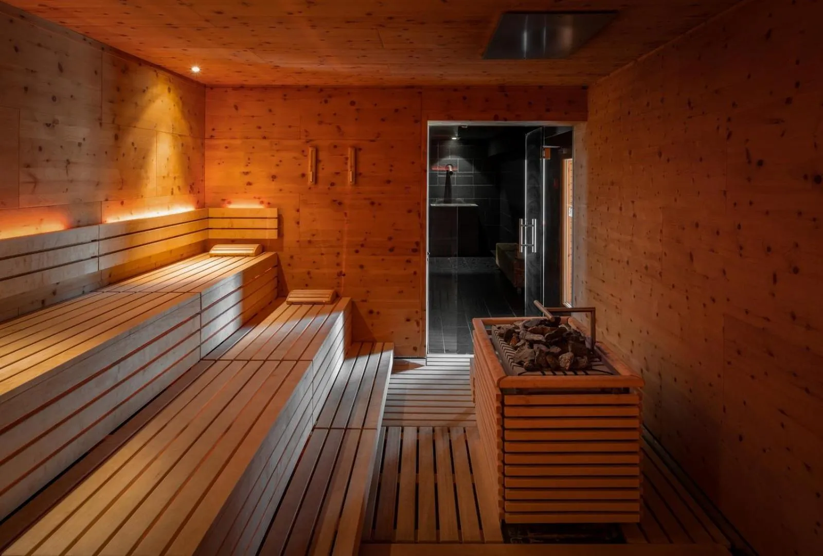 Sauna, Bed in Hotel Valserhof