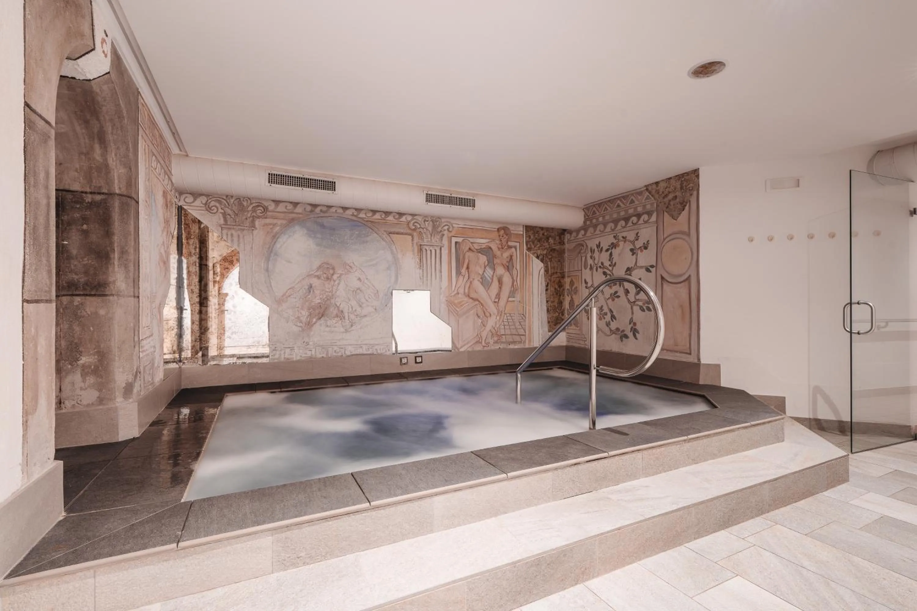 Hot Tub in Hotel Kreuzberg Monte Croce