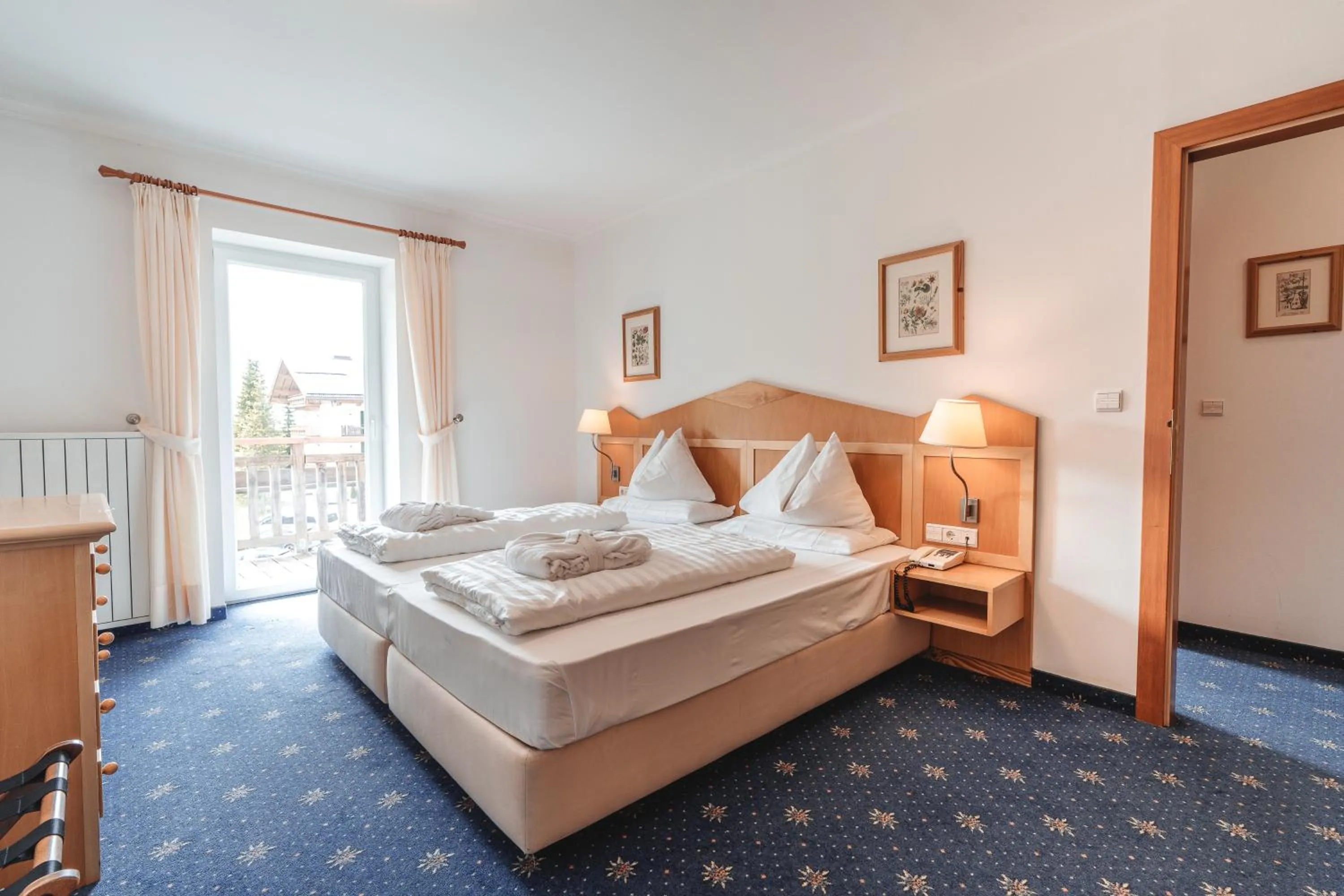 Bedroom, Bed in Hotel Kreuzberg Monte Croce