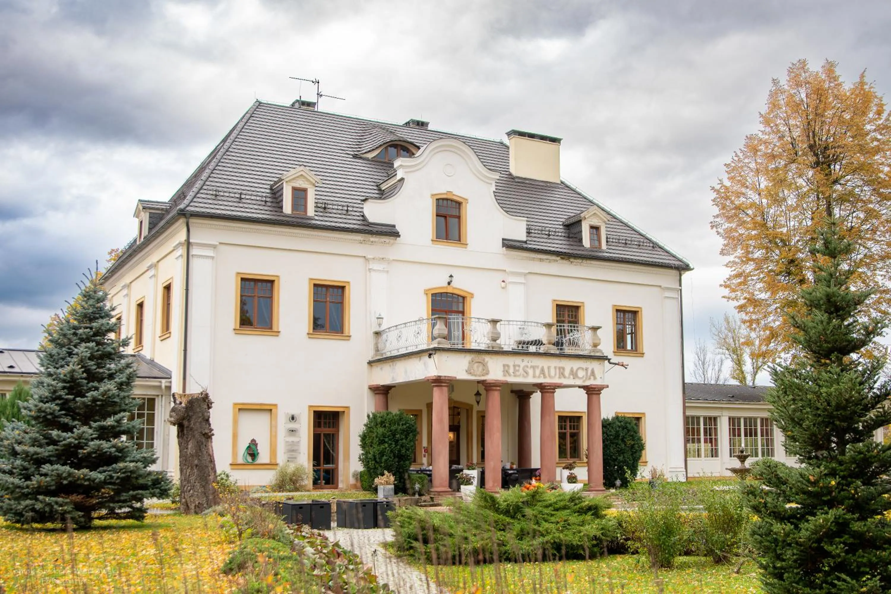 Property building in Pałac na Wodzie Hotel & SPA