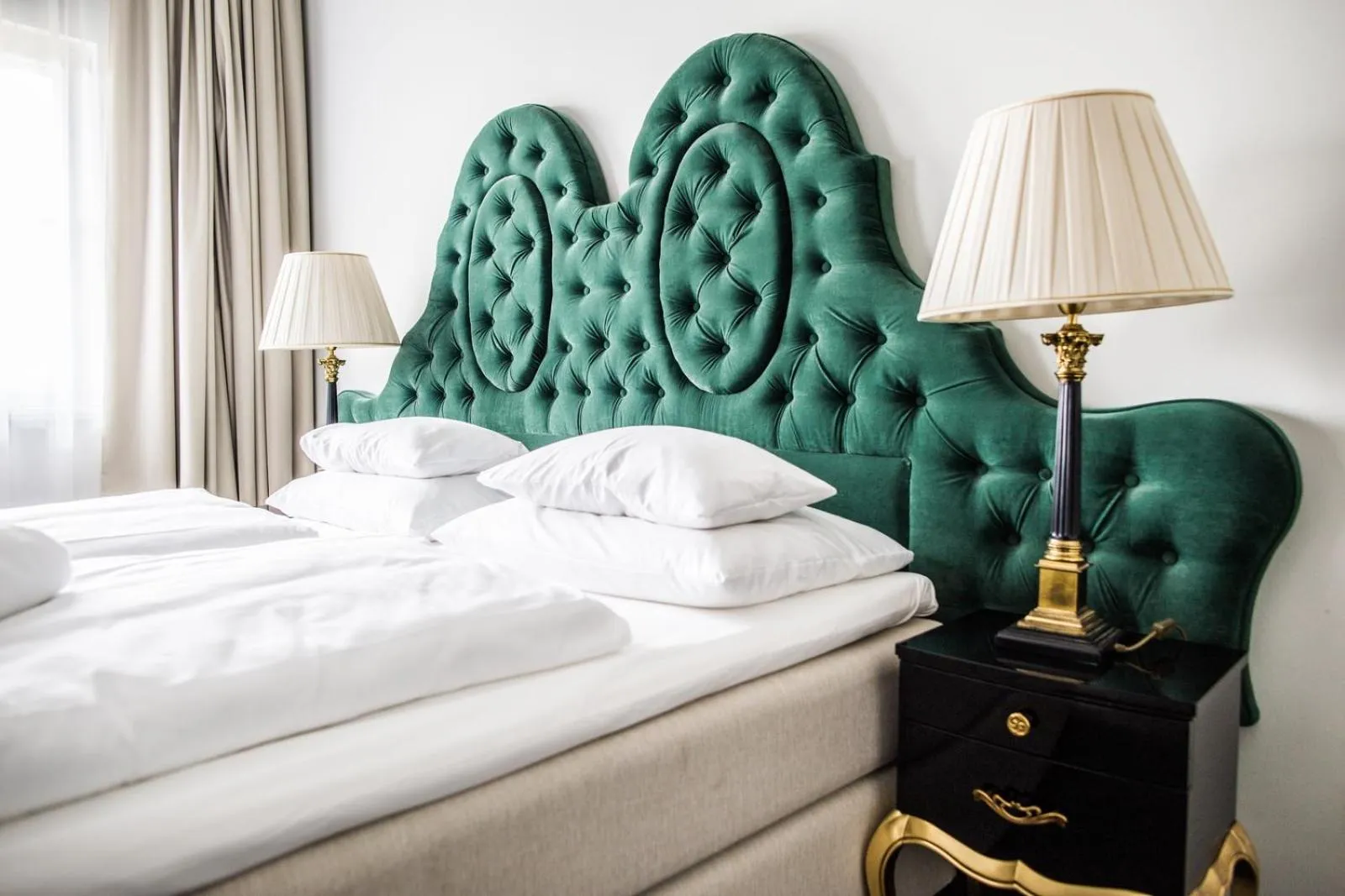 Bed in Pałac na Wodzie Hotel & SPA