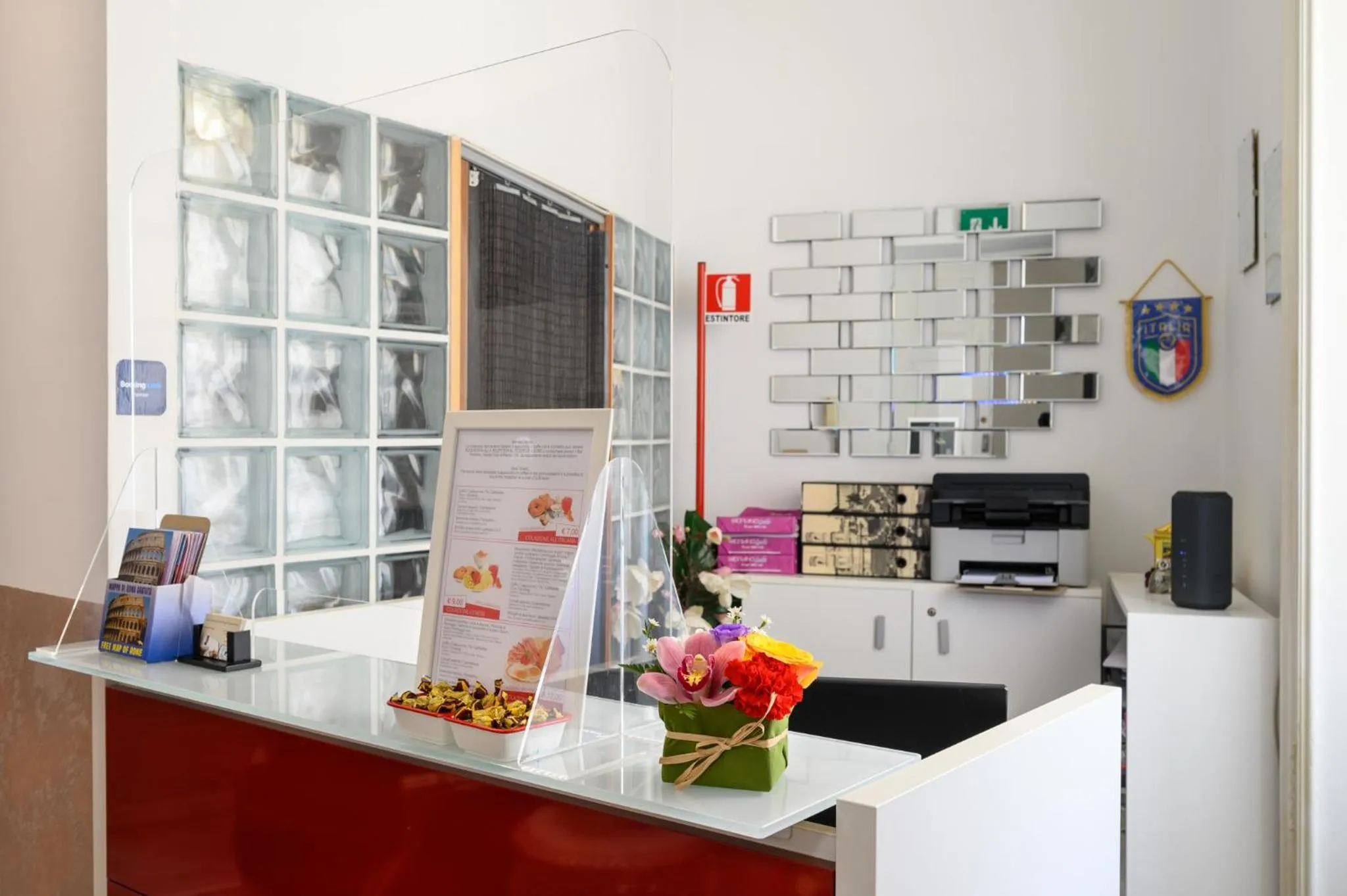 Lobby or reception in Cola Di Rienzo Suite Guest House