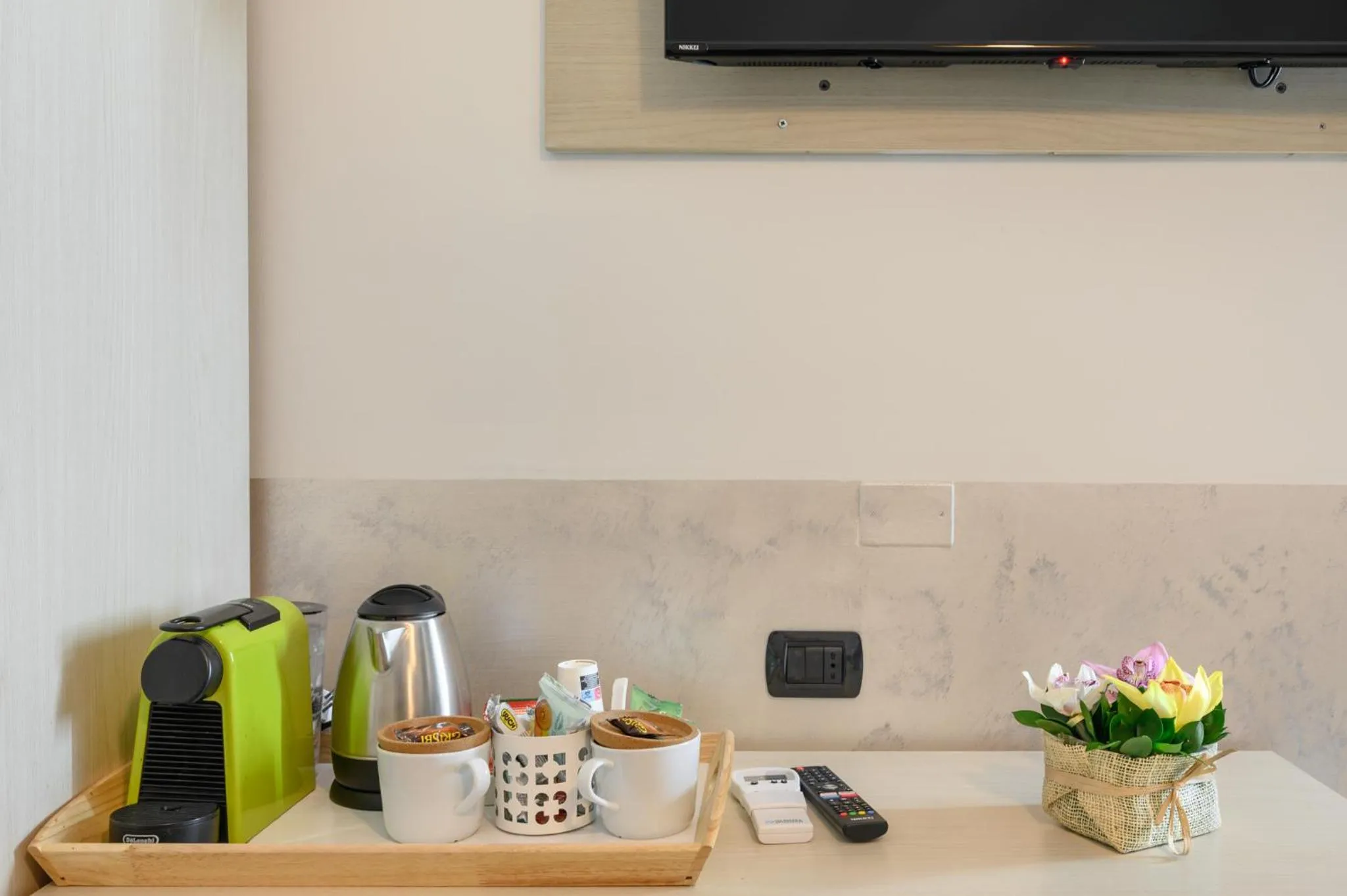 Coffee/tea facilities in Cola Di Rienzo Suite Guest House