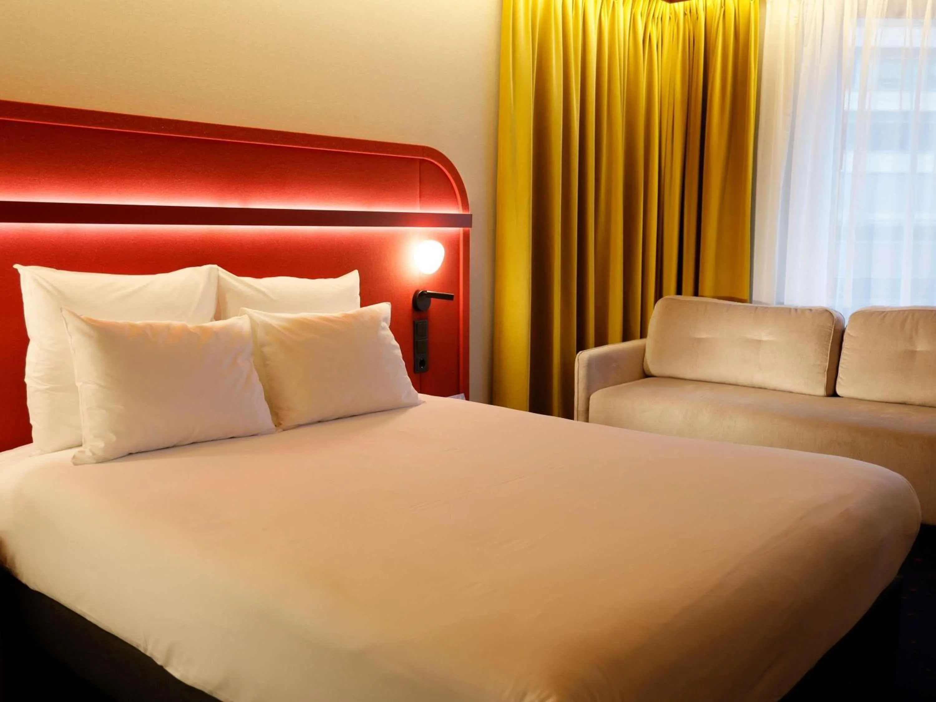 Bedroom, Bed in Mercure Warszawa Centrum