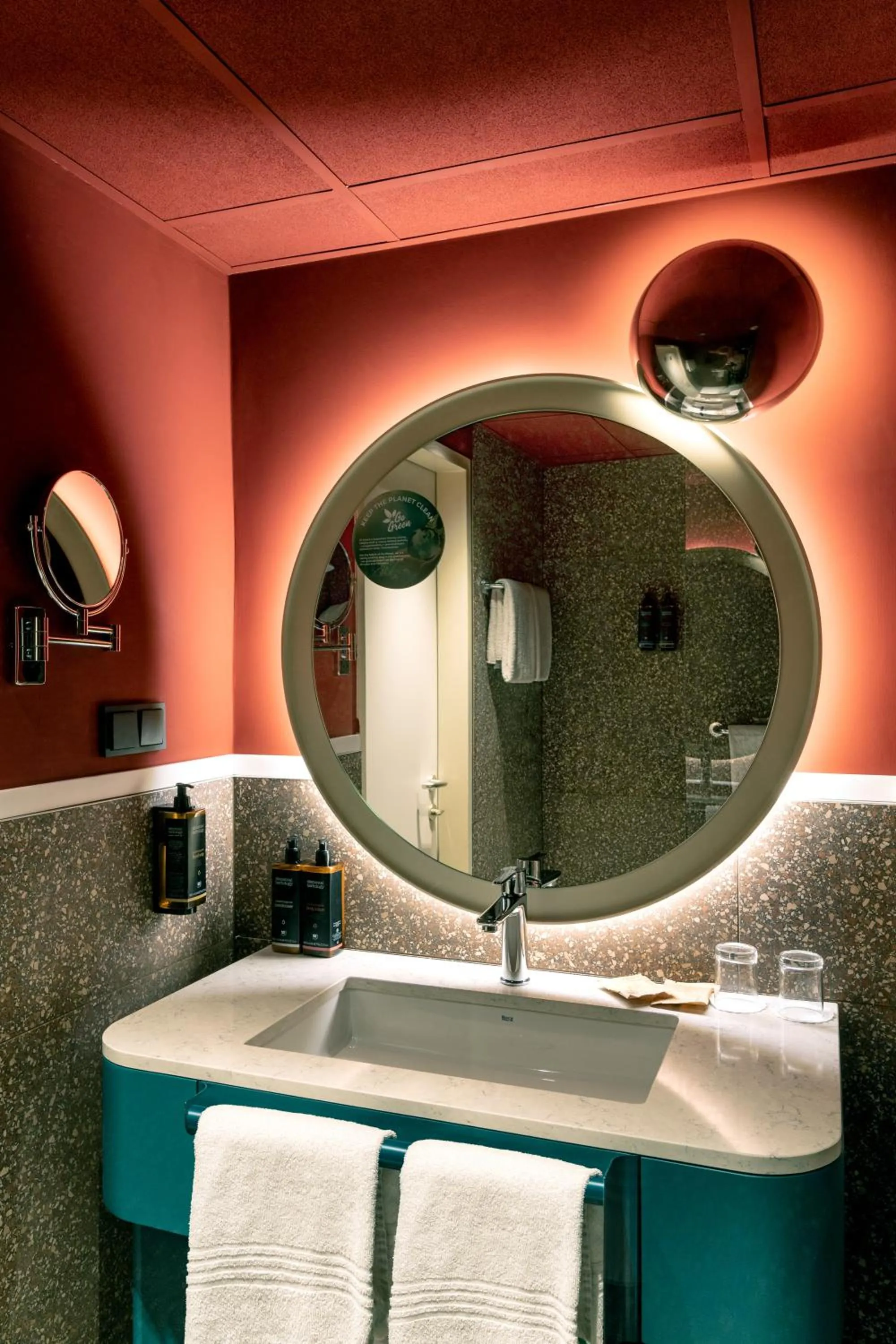 Bathroom in Mercure Warszawa Centrum