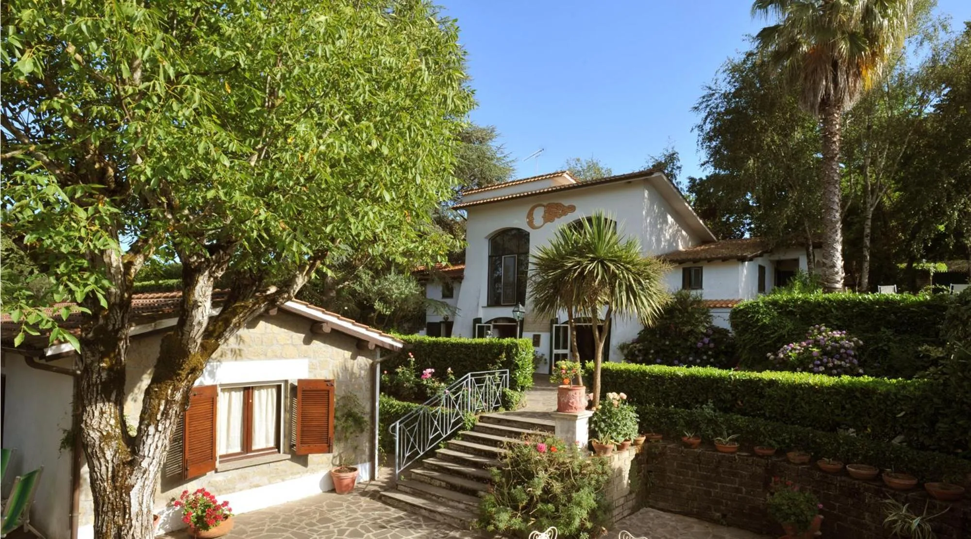 Facade/entrance in Hotel Villa Clementina