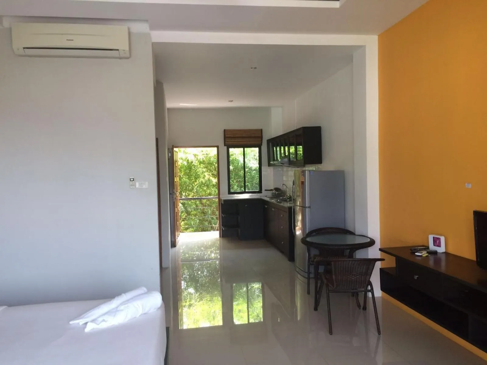 Facade/entrance, Bed in B Happy Resort - SHA ExtraPlus