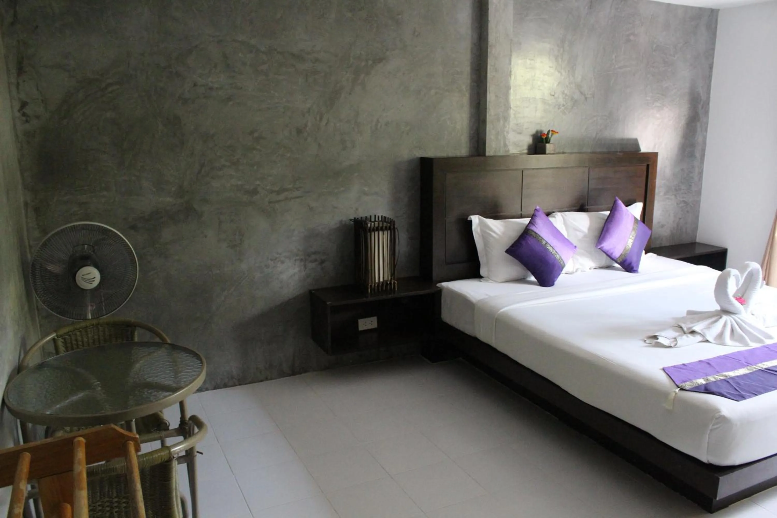 Photo of the whole room, Bed in B Happy Resort - SHA ExtraPlus