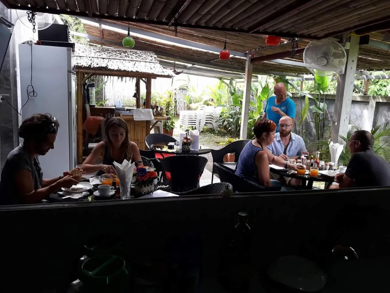 Restaurant/places to eat in B Happy Resort - SHA ExtraPlus