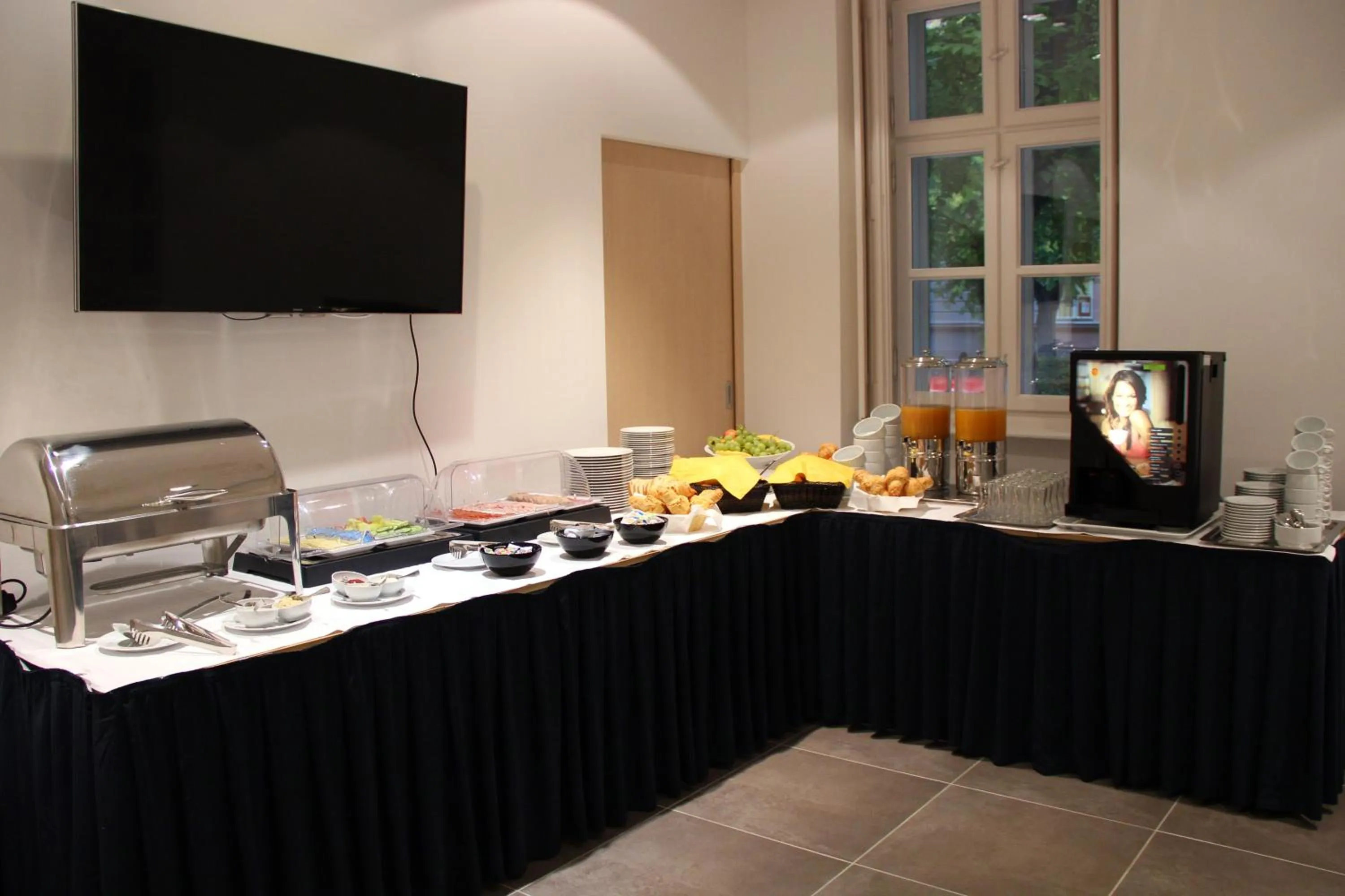 Buffet breakfast in Pilvax Hotel Kalocsa