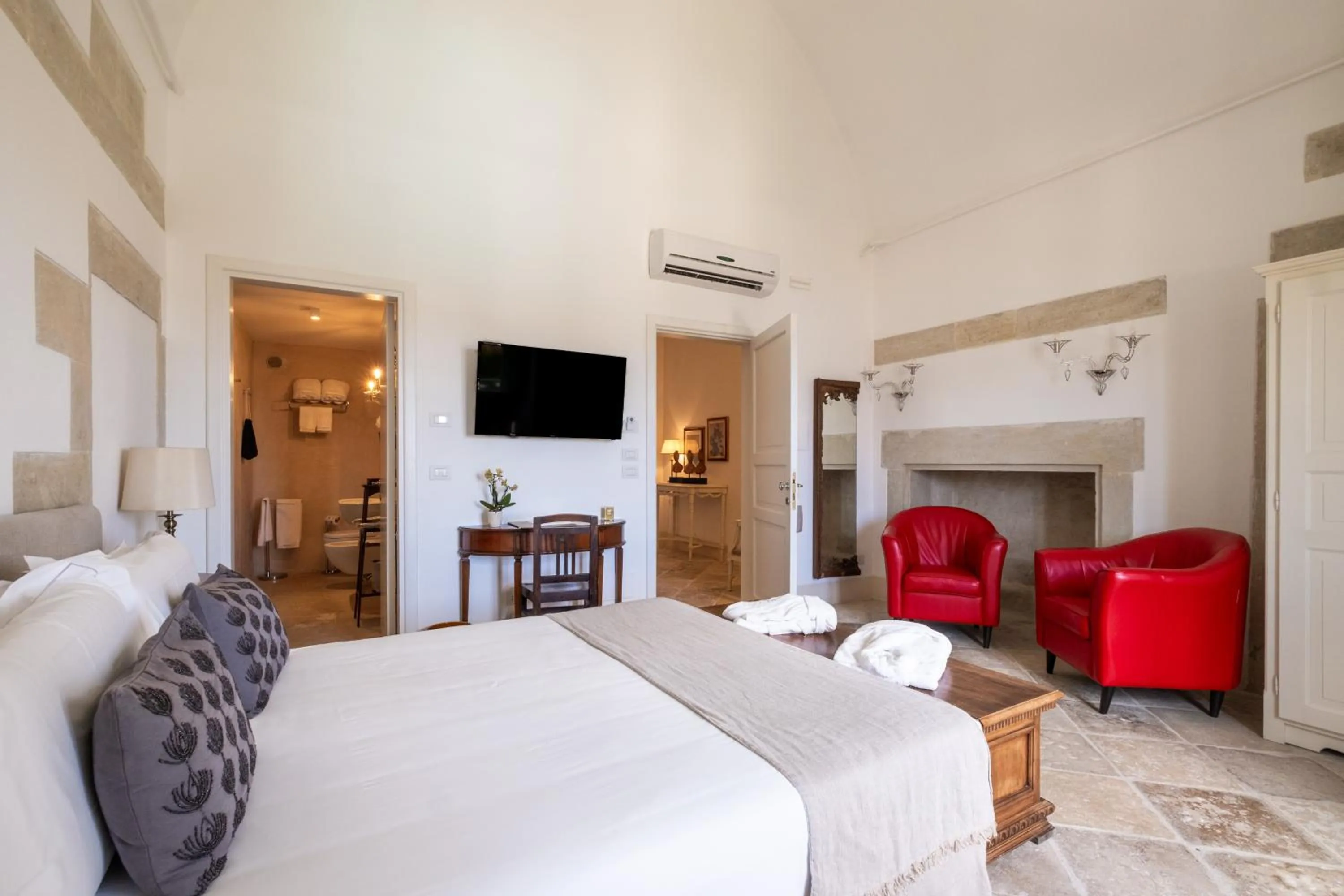 Photo of the whole room, Bed in Palazzo Ducale Venturi - Luxury Hotel & Wellness