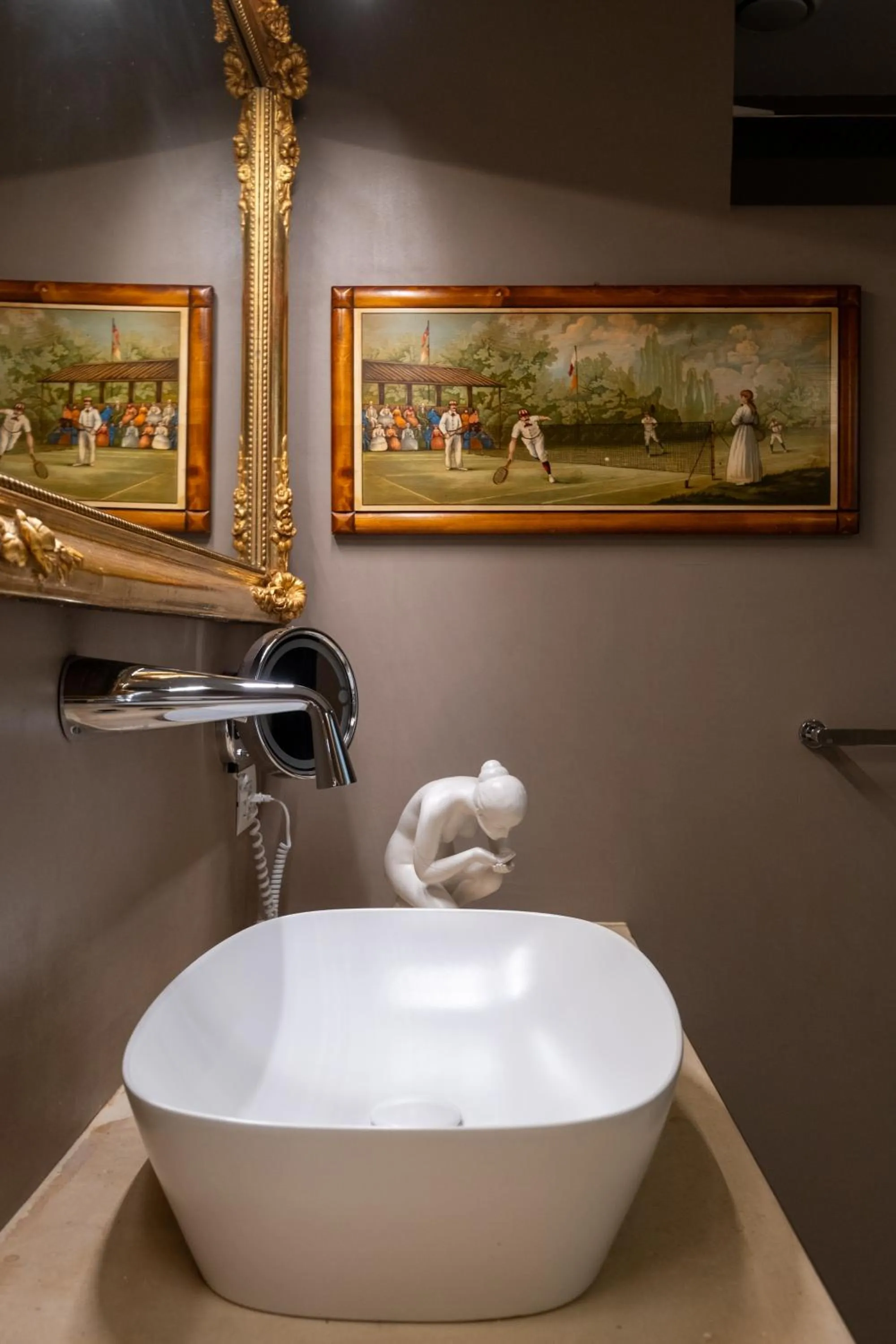 Decorative detail in Palazzo Ducale Venturi - Luxury Hotel & Wellness