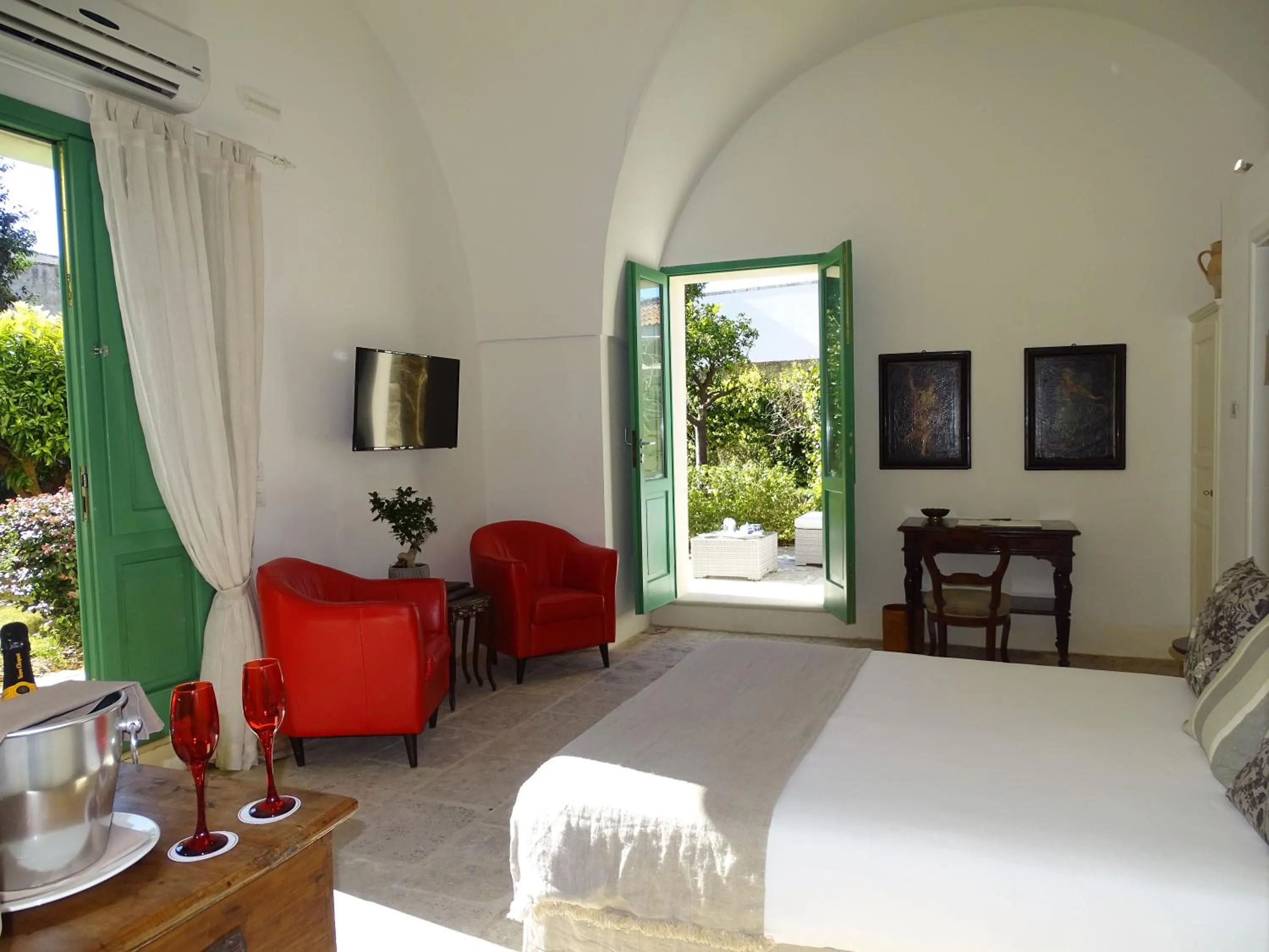 Decorative detail, Bed in Palazzo Ducale Venturi - Luxury Hotel & Wellness