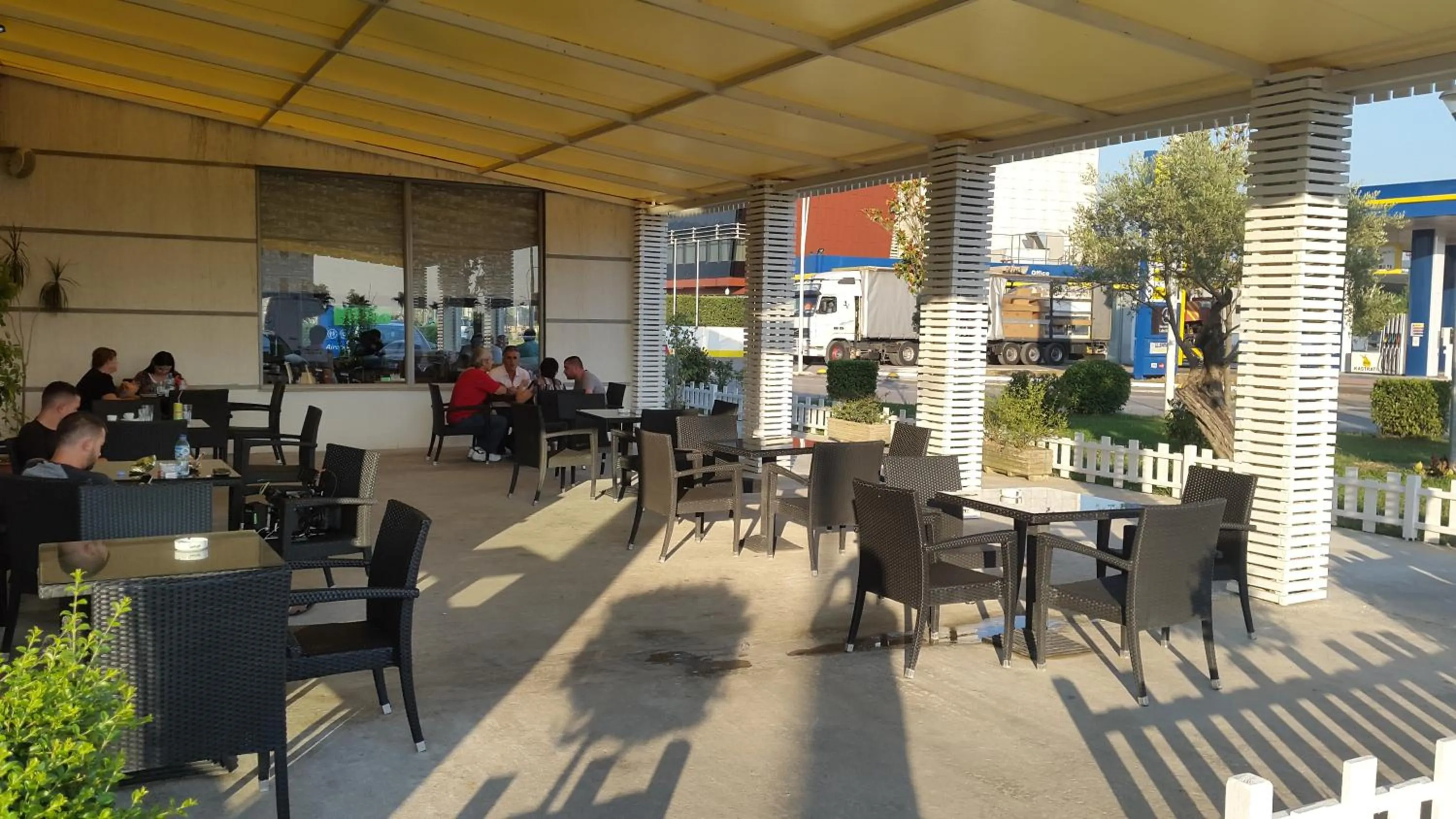Lounge or bar in Hotel Alpet