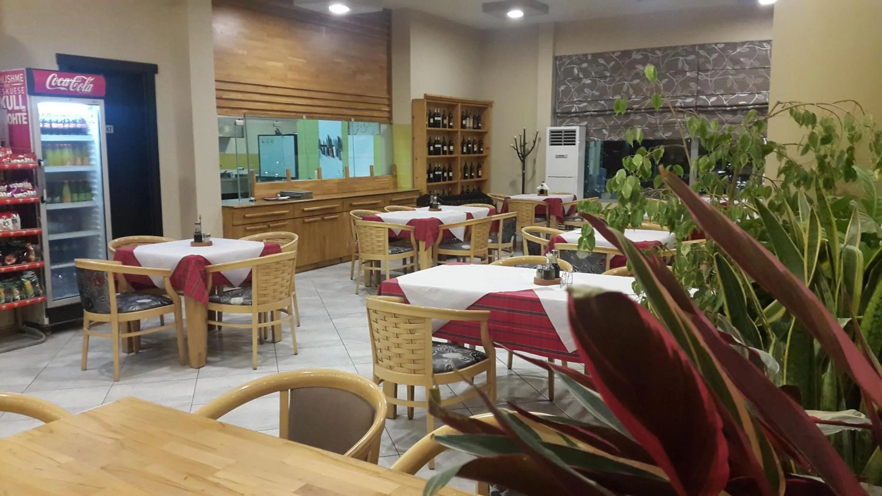 Restaurant/places to eat in Hotel Alpet