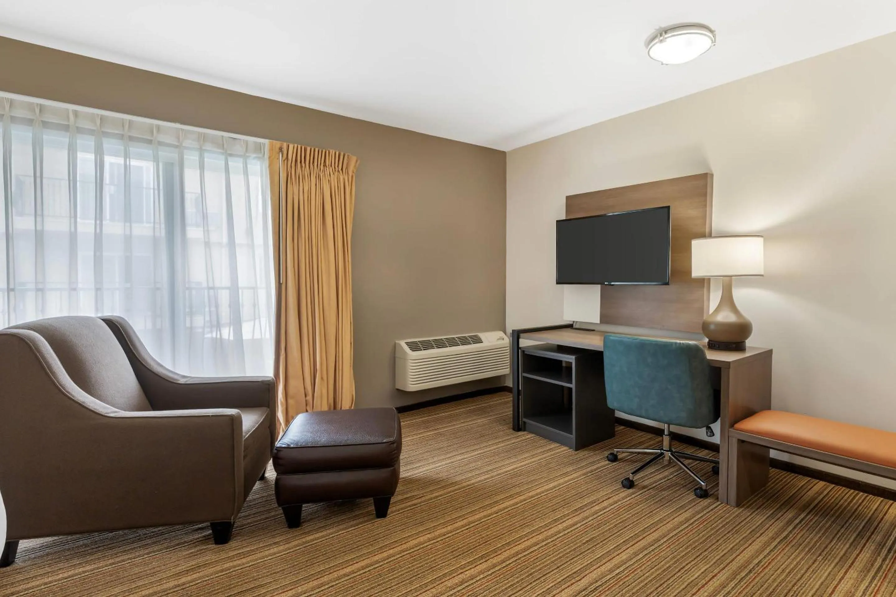 Bedroom in Comfort Inn Cockatoo Near LAX Airport