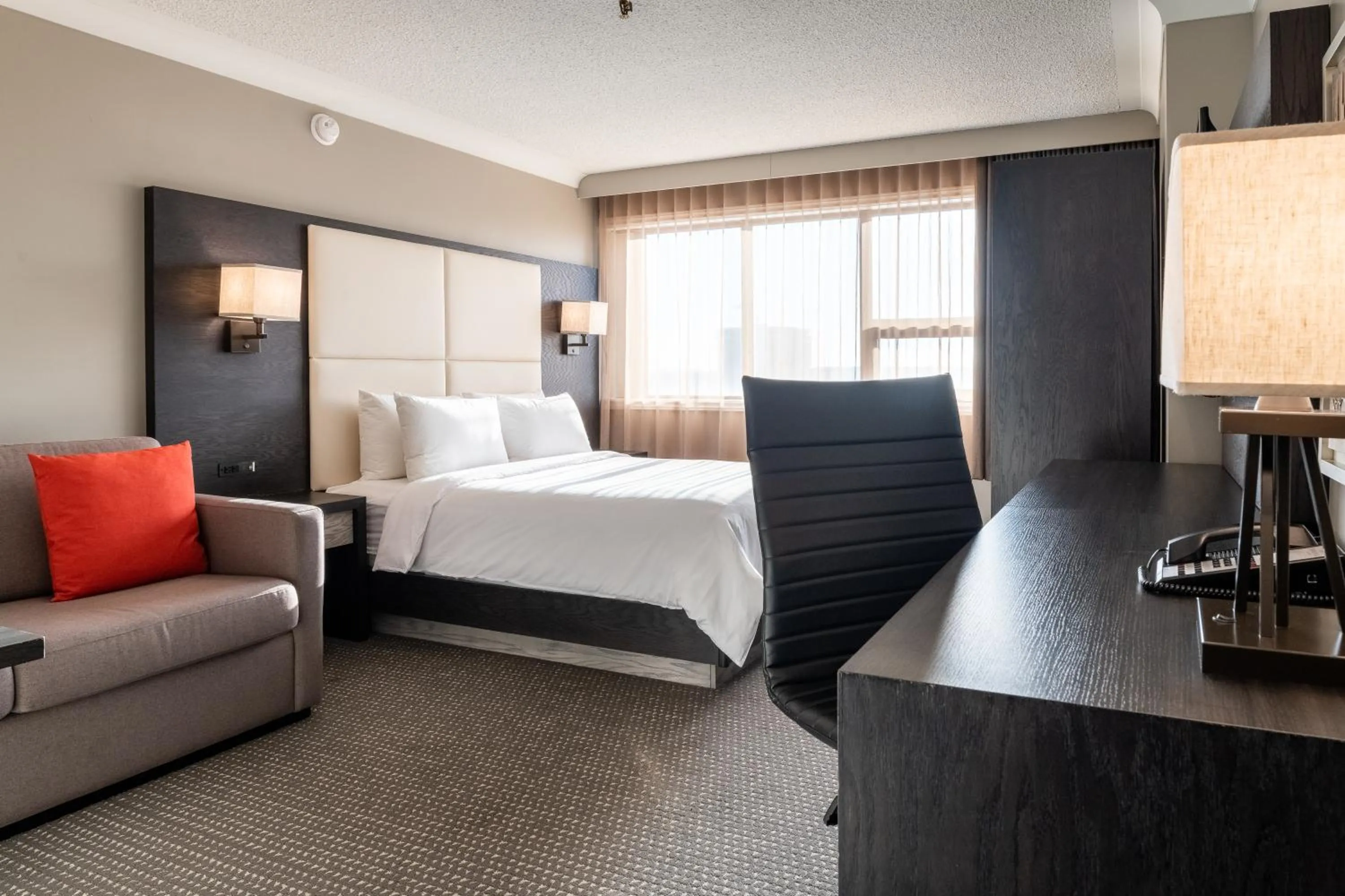 Bedroom, Bed in Crowne Plaza Hotel Moncton Downtown by IHG