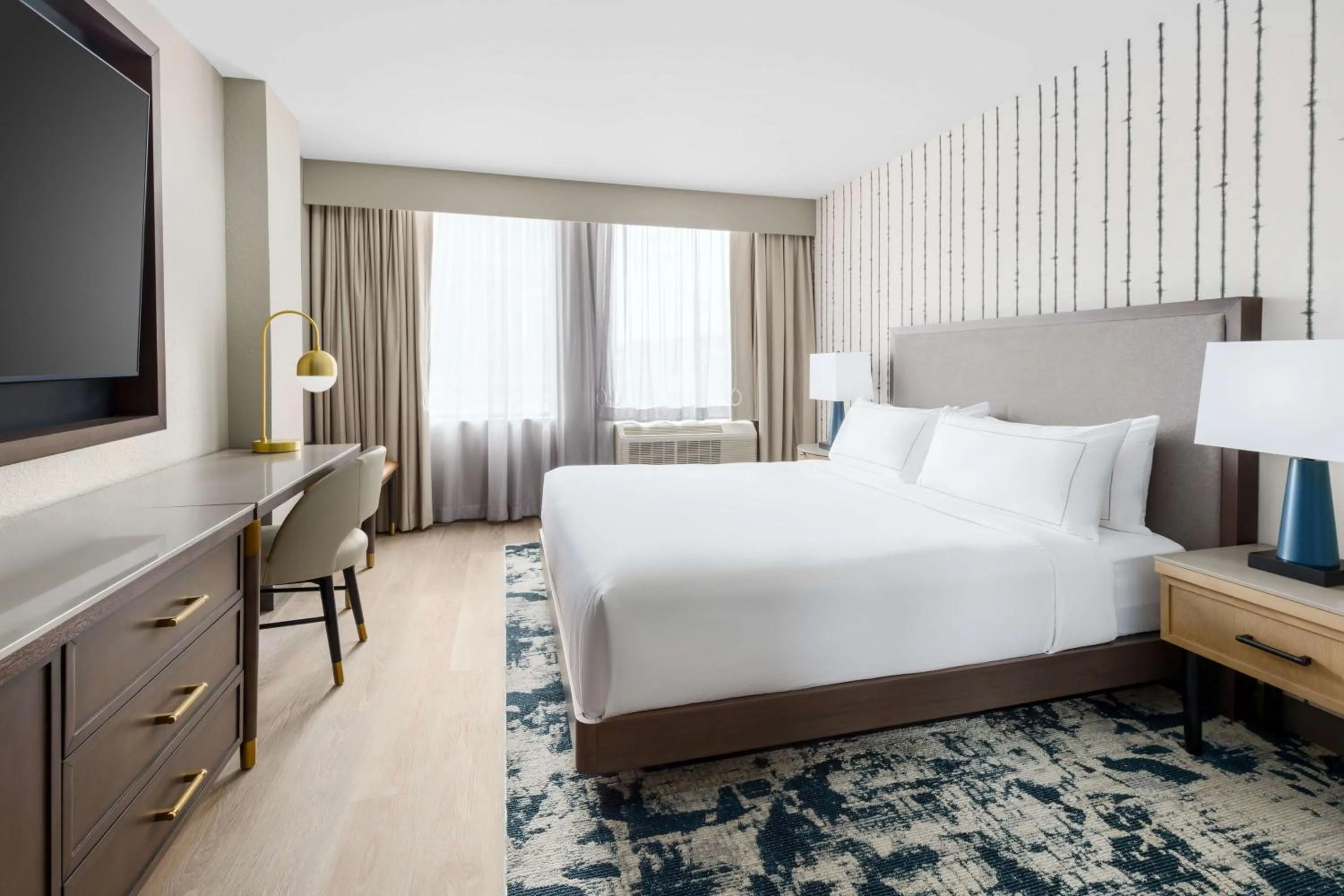 Bedroom, Bed in DoubleTree by Hilton Charlotte City Center