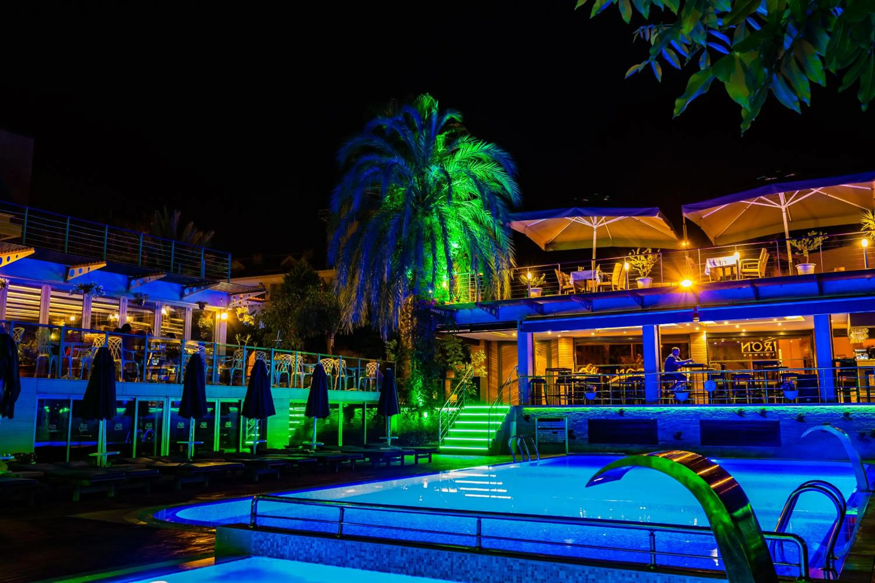 Swimming pool in Plaza Hotel