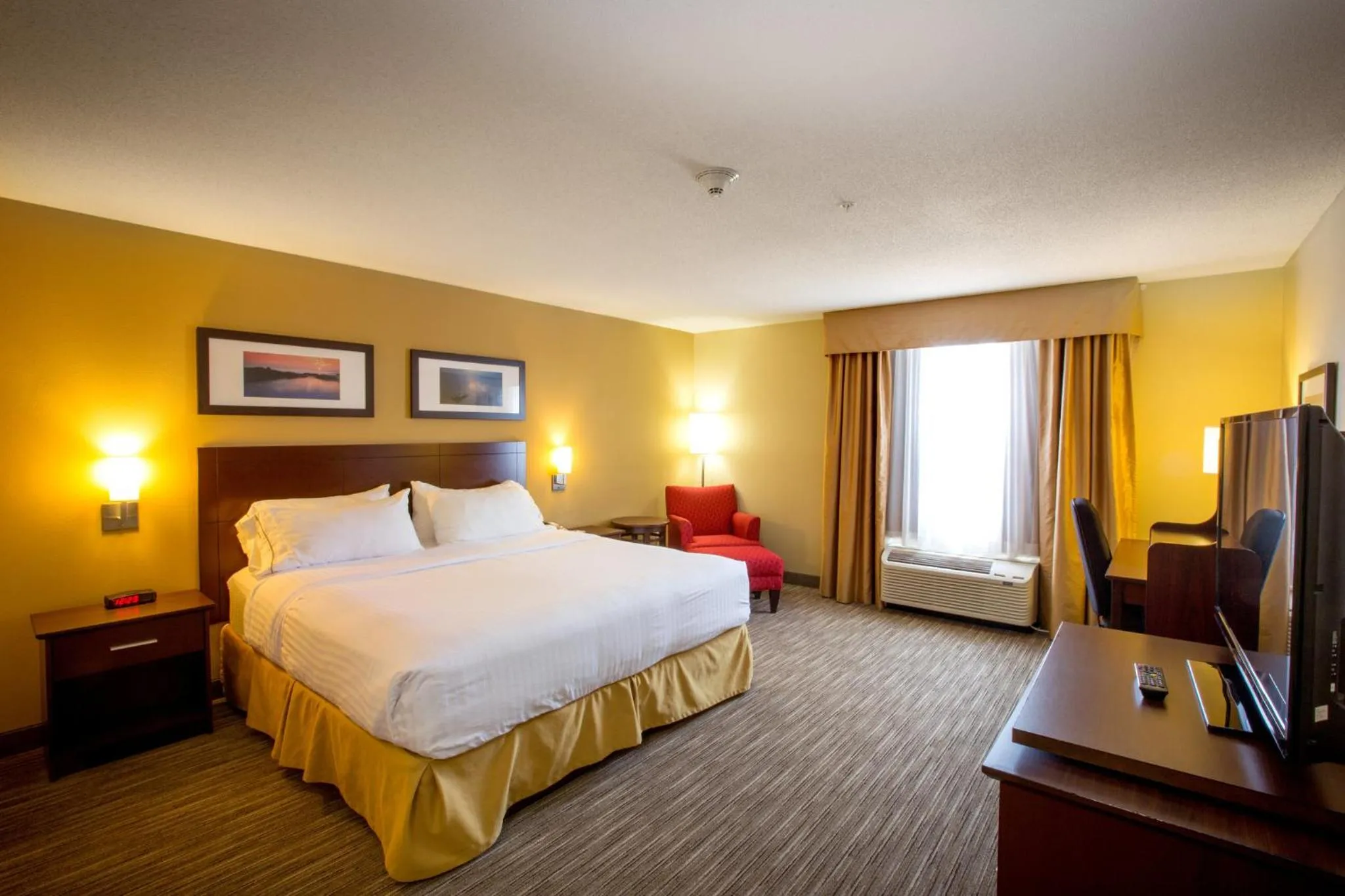 Photo of the whole room, Bed in Holiday Inn Express Stellarton-New Glasgow by IHG