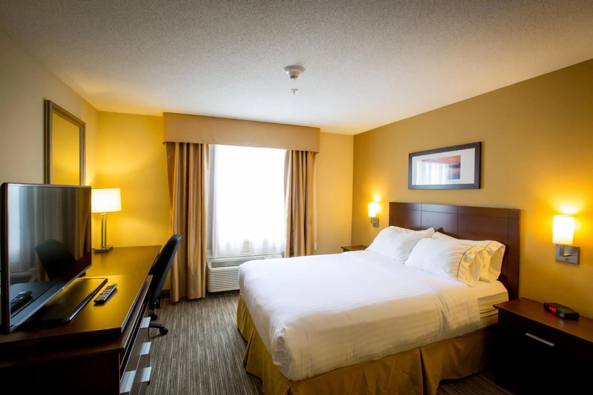 Photo of the whole room, Bed in Holiday Inn Express Stellarton-New Glasgow by IHG