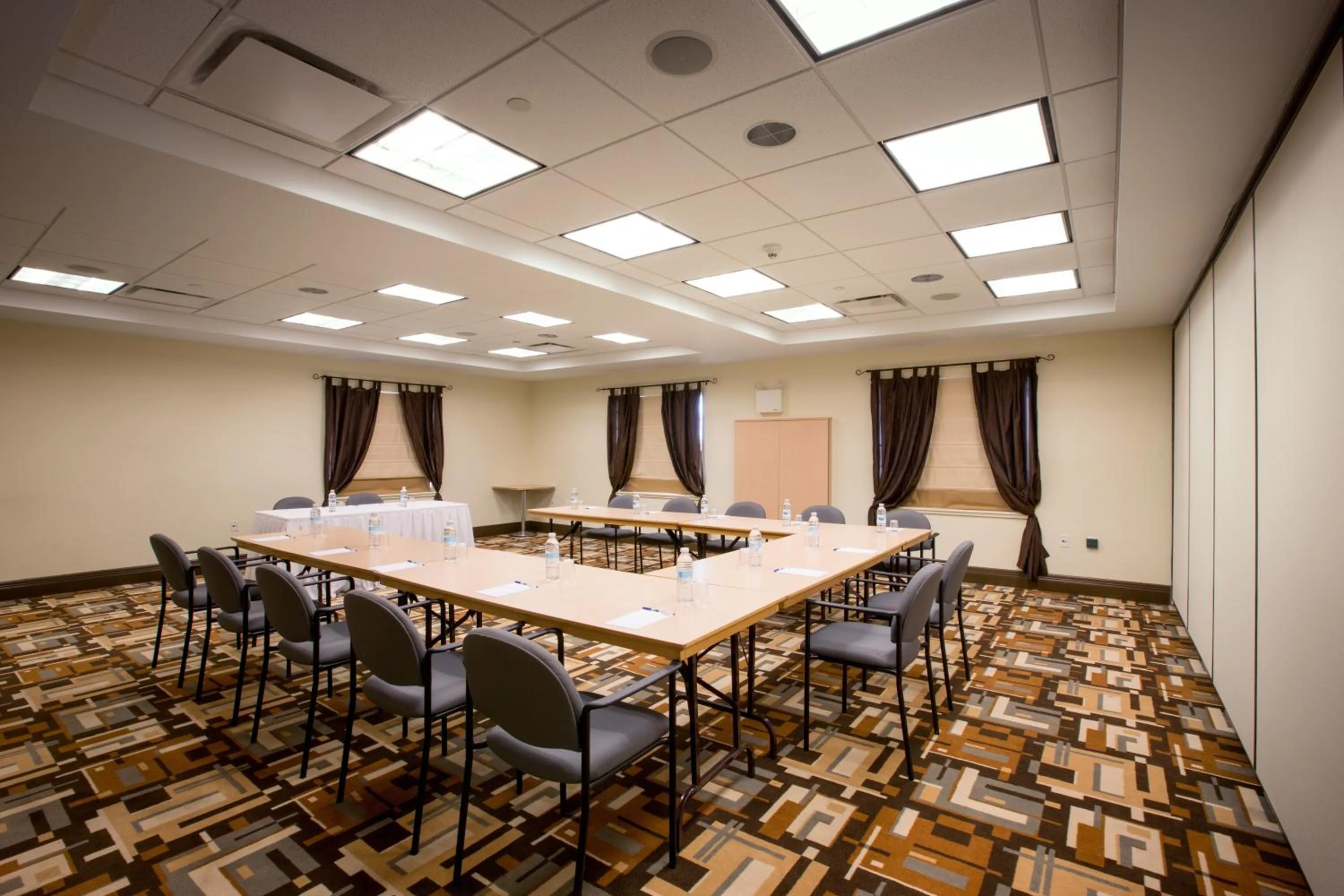 Meeting/conference room in Holiday Inn Express Stellarton-New Glasgow by IHG