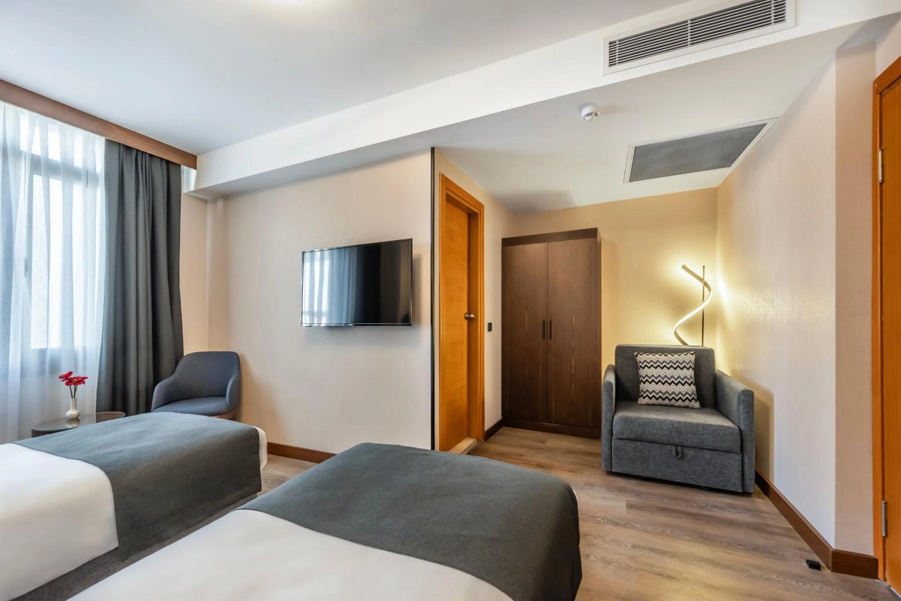 Photo of the whole room, Bed in Hotel Bristol