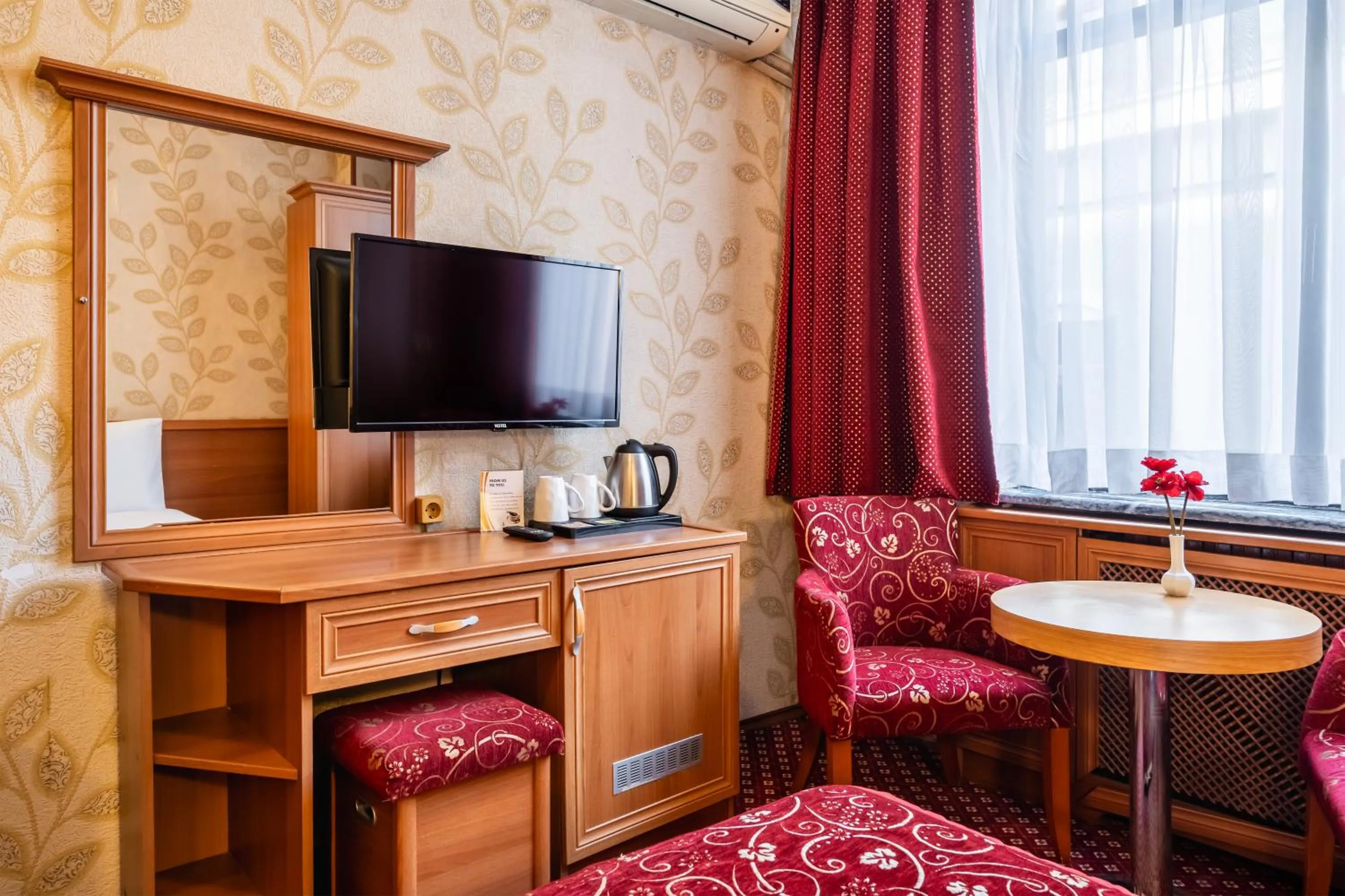 TV and multimedia in Hotel Bristol