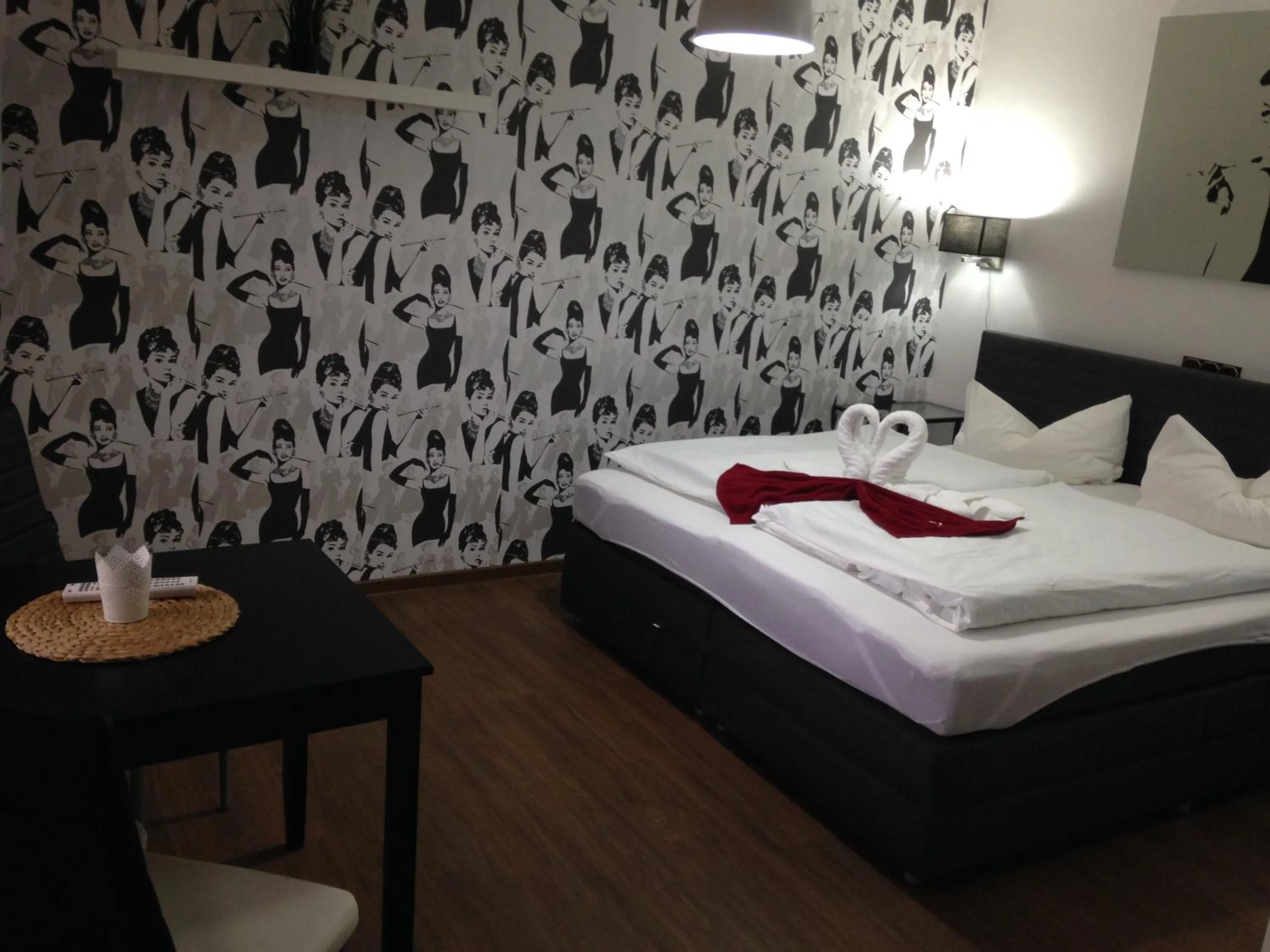 Seating area, Bed in Hof von Oldenburg