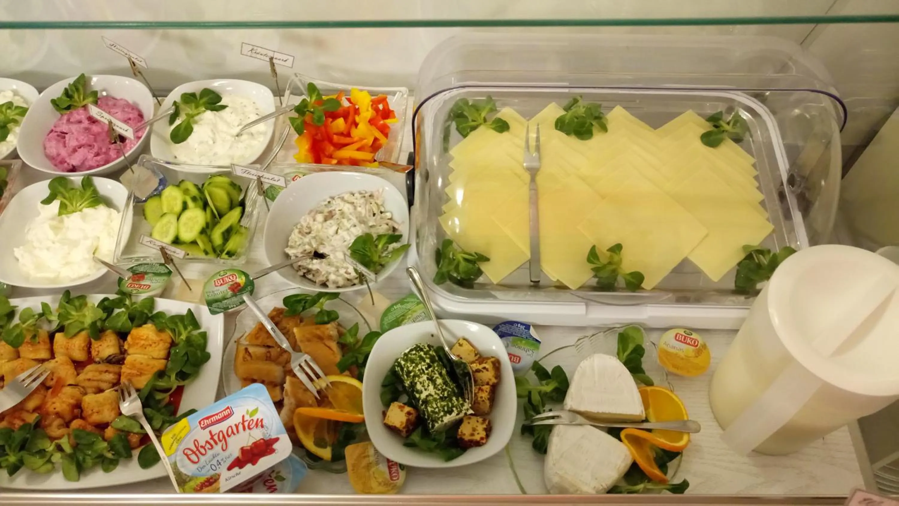 Buffet breakfast in Hof von Oldenburg